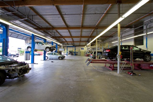 Golden West Collision Center, Inc gallery 3