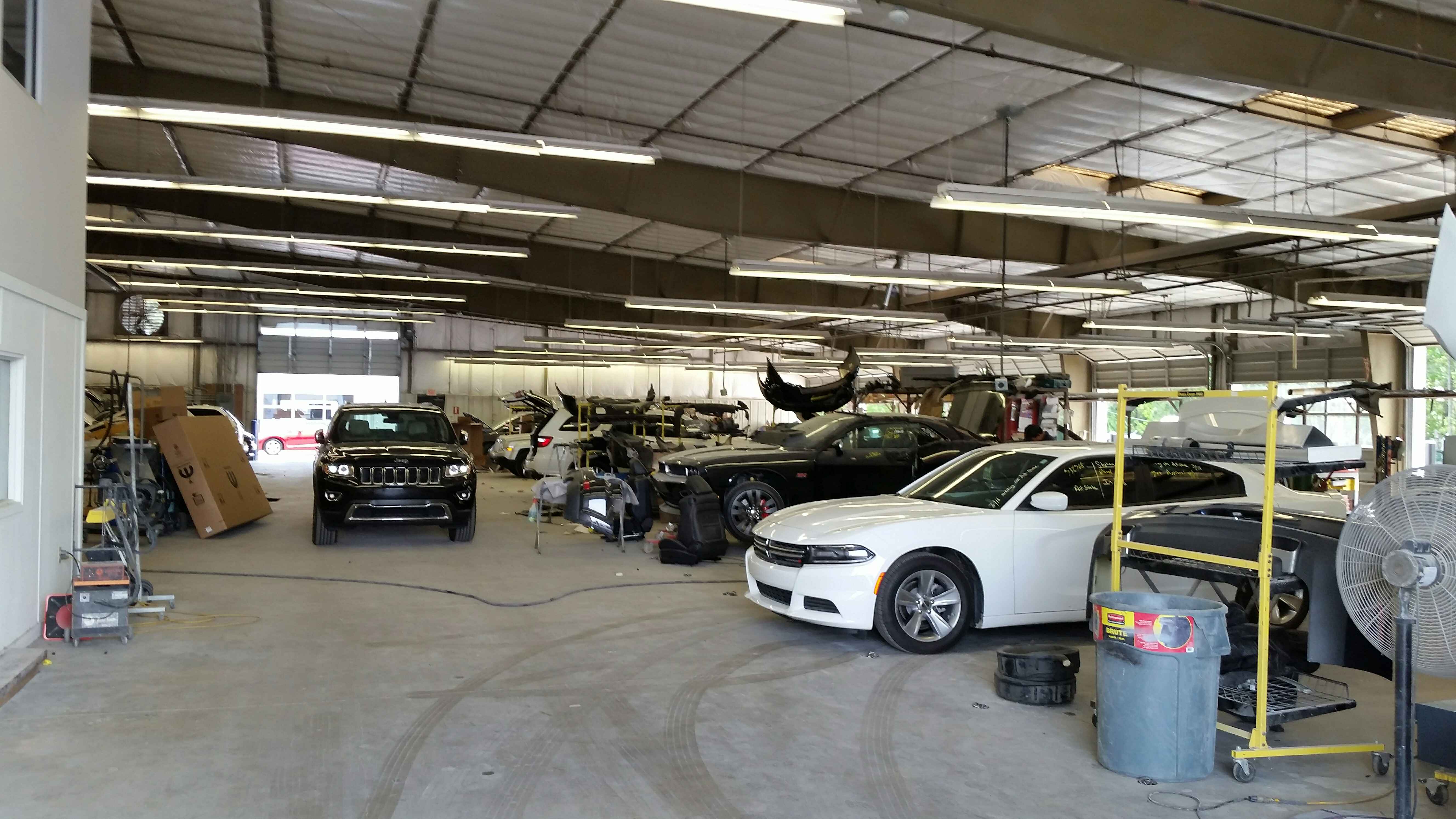 Ed Voyles Chrysler Collision Center gallery 4