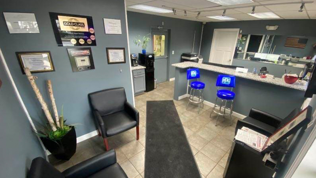 Collision Service Center gallery 2