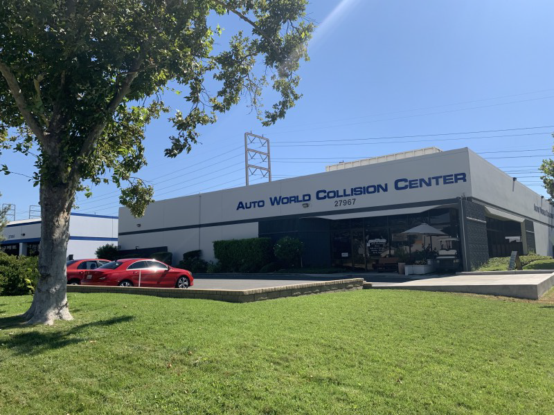 Auto World Collision Center gallery 1