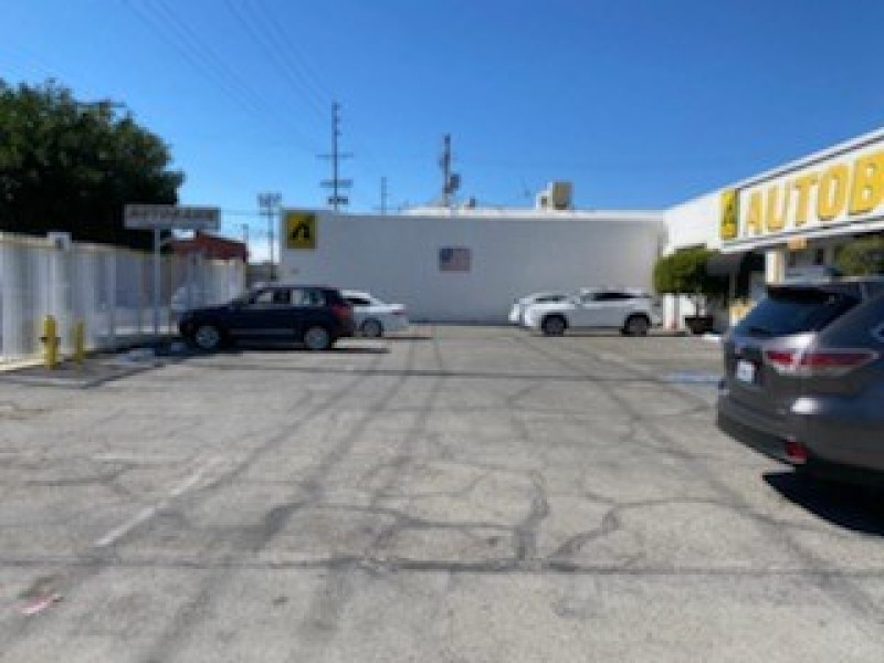 Autobahn Collision Center gallery 6