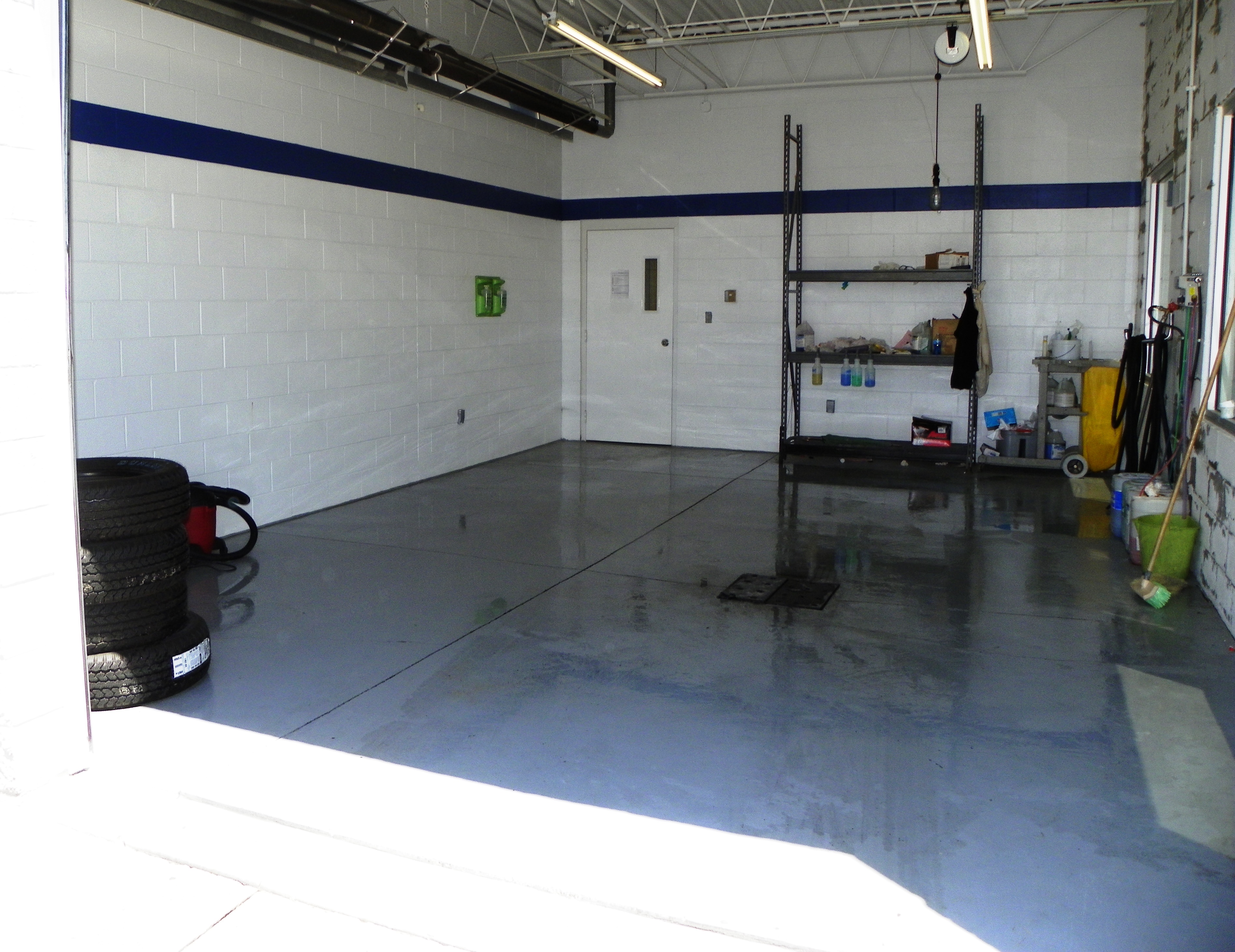 Enneking Auto Body gallery 4