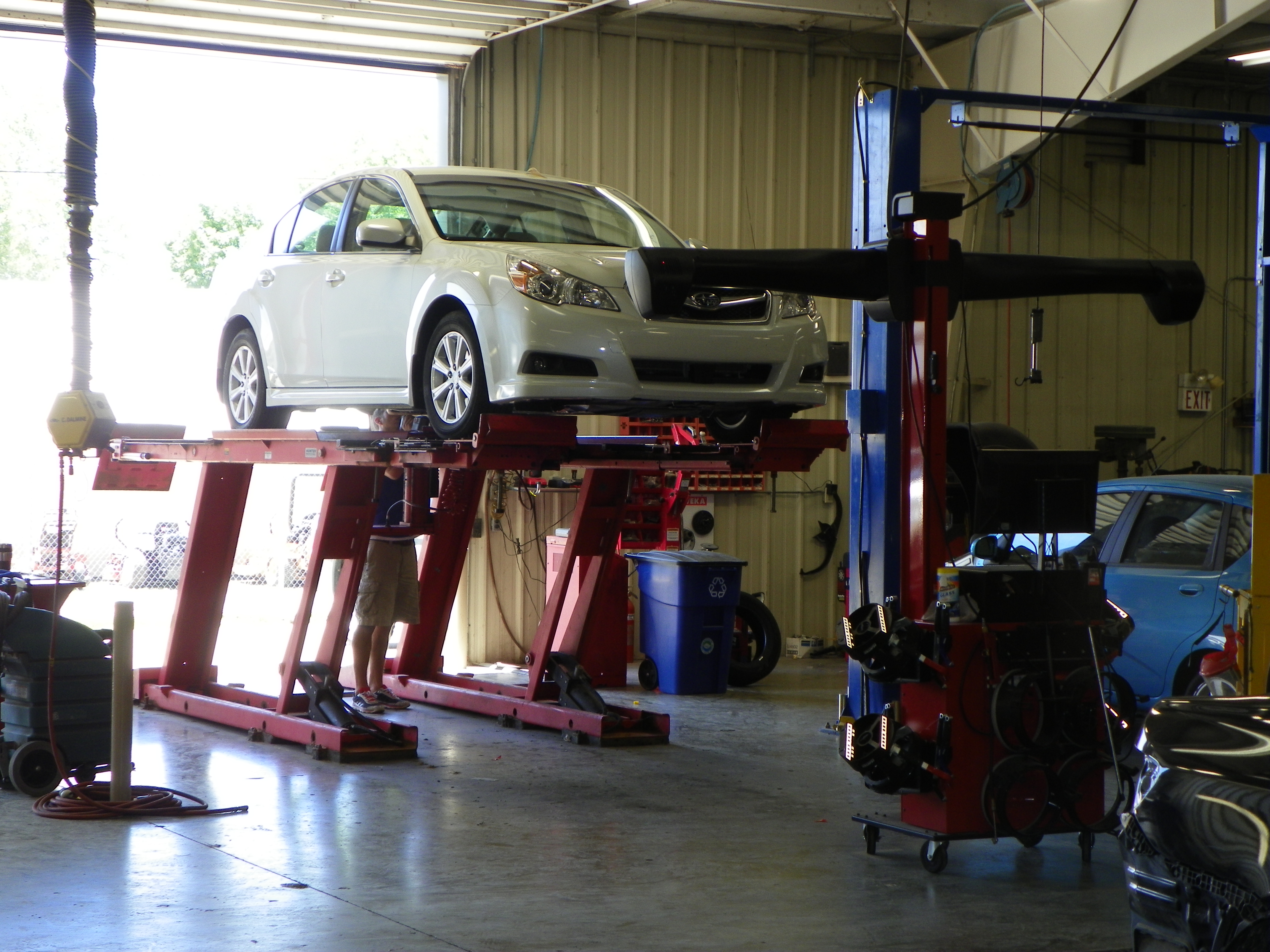Enneking Auto Body gallery 7