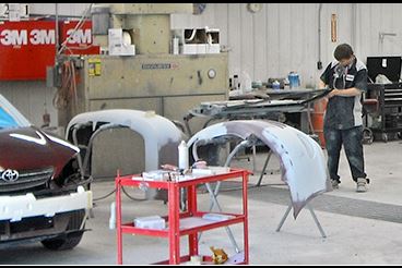 Gold Coast Auto Body, Inc. gallery 4