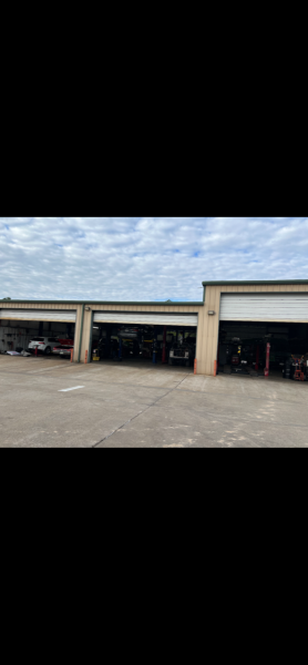Woodlands Collision Center gallery 3