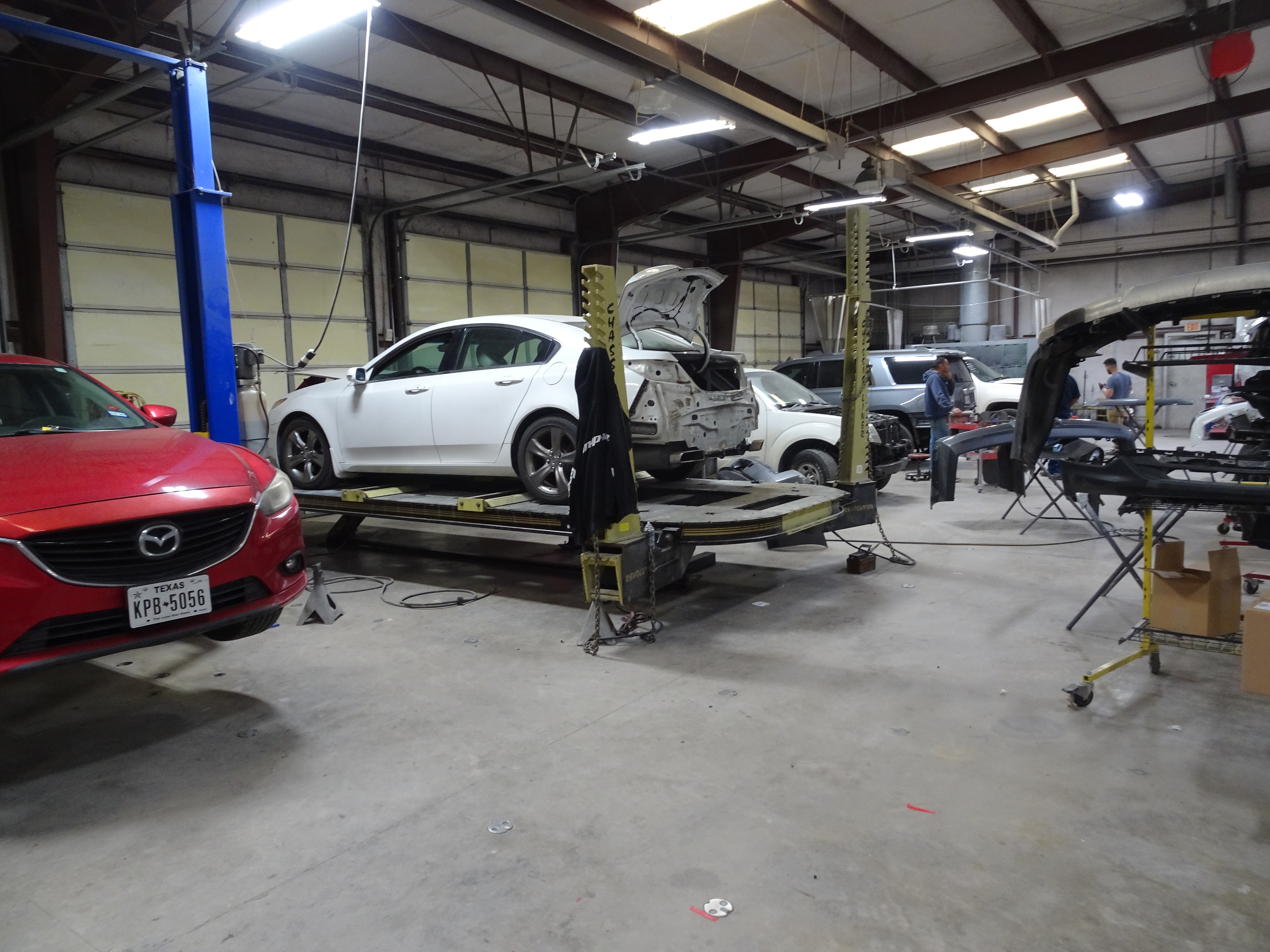 AUTO TECH SERVICES COLLISION REPAIR CENTER gallery 3