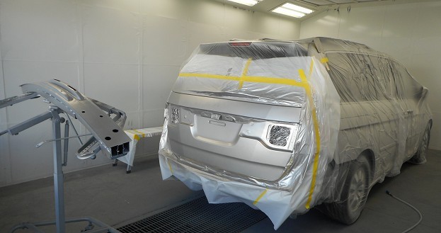 Hendrick Luxury Collision Center Charleston gallery 3