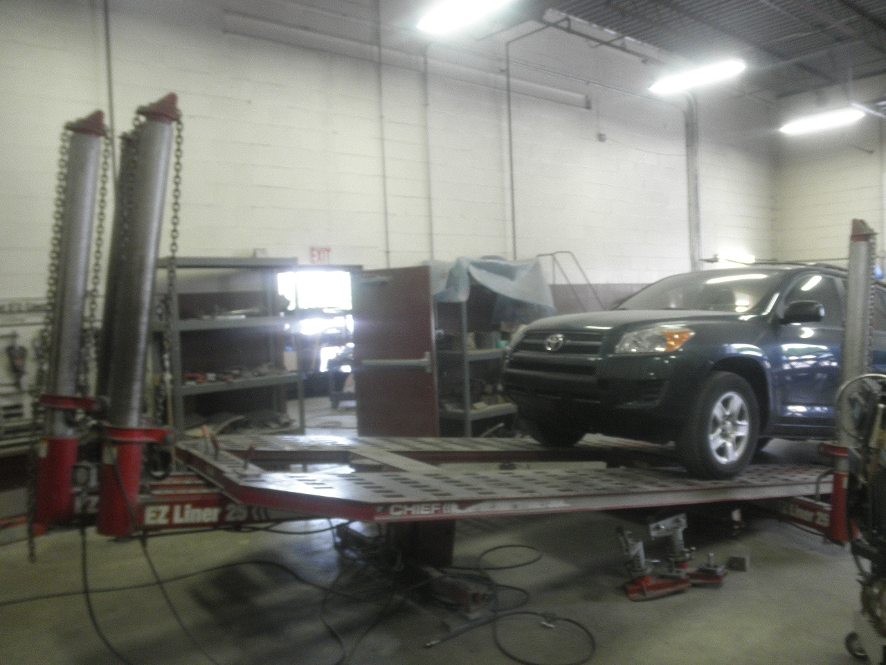 L T M Collision Center gallery 4