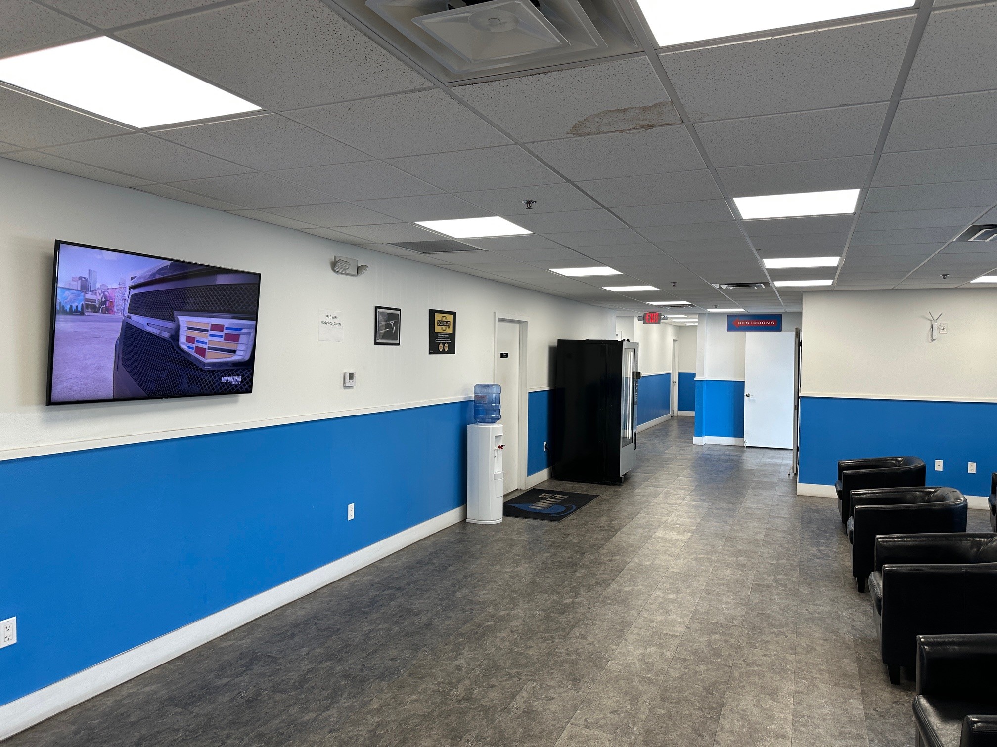 Tropical Chevrolet Collision Center gallery 2