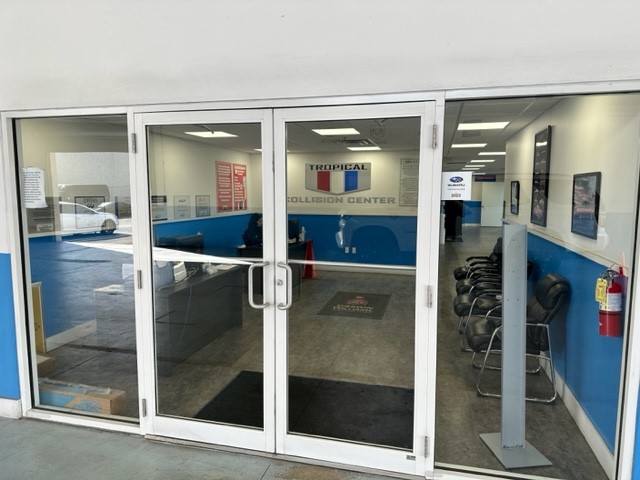 Tropical Chevrolet Collision Center gallery 4