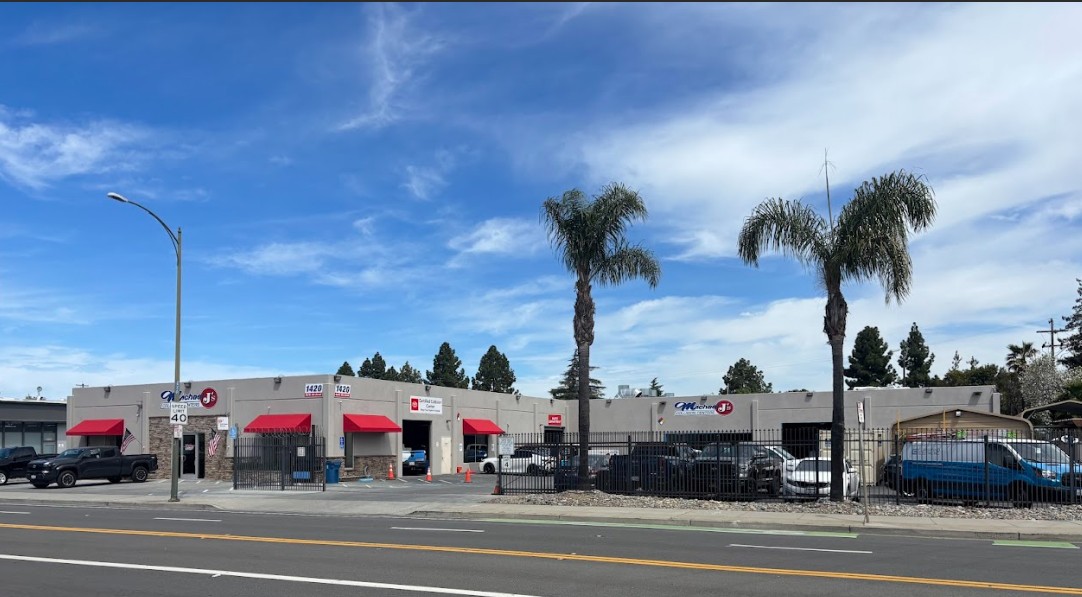 Michael J's Body Shop gallery 7