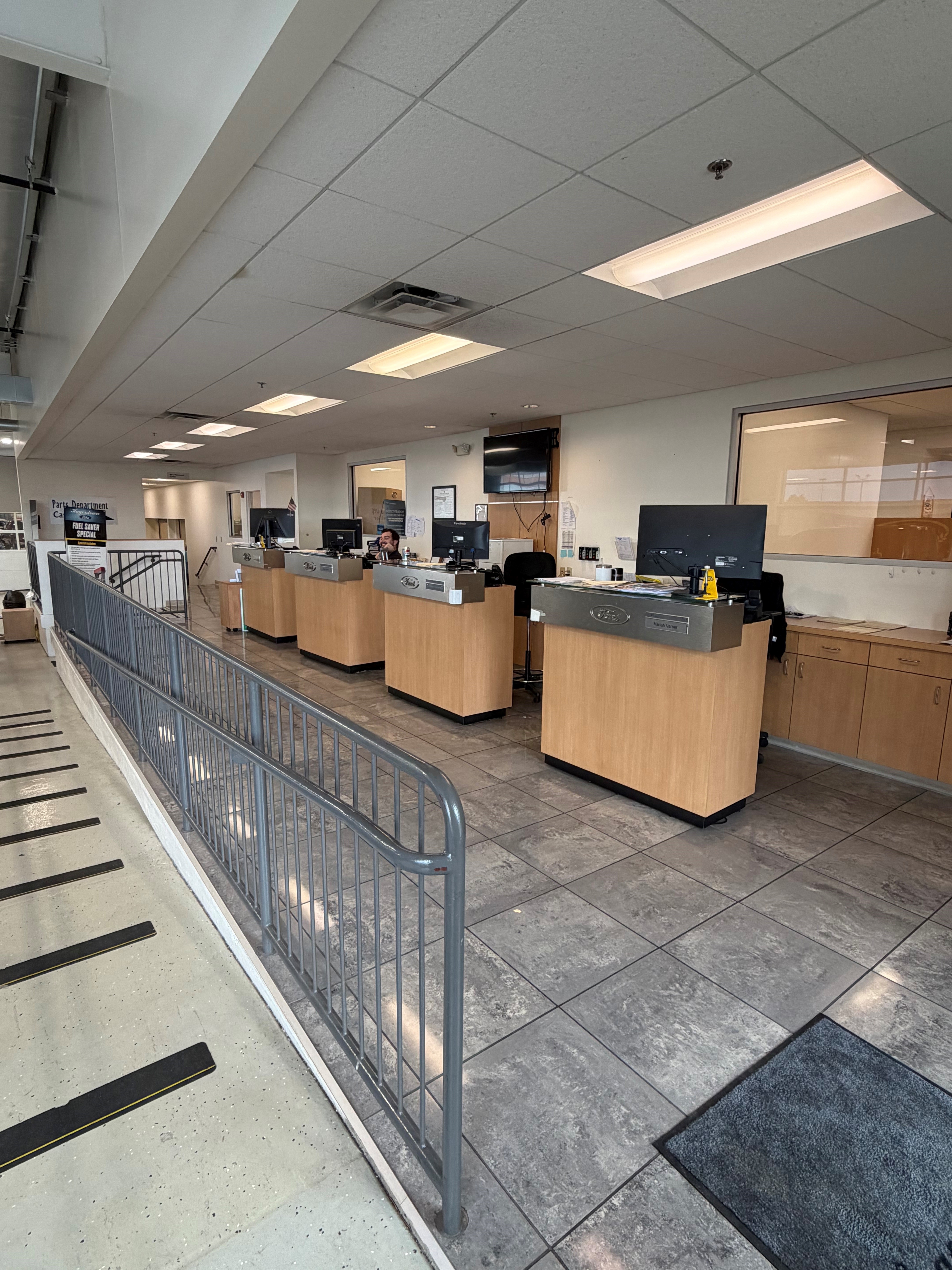 Hagerstown Ford Collision gallery 3