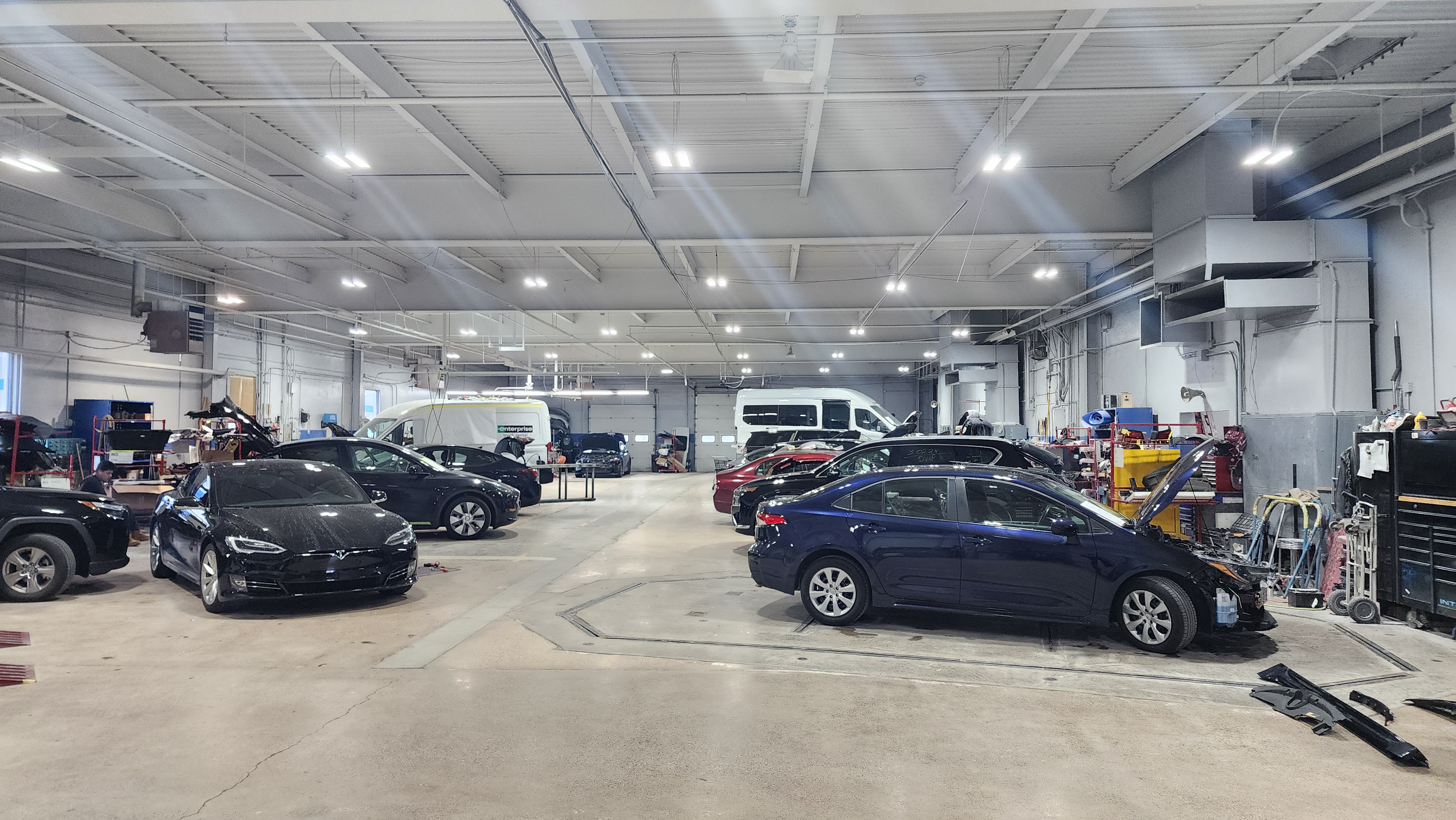 Burns Collision Center gallery 3