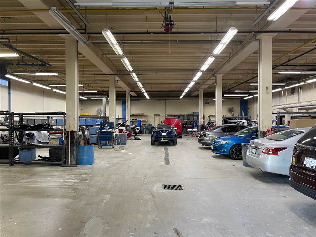 Koons Collision Center of Alexandria gallery 3