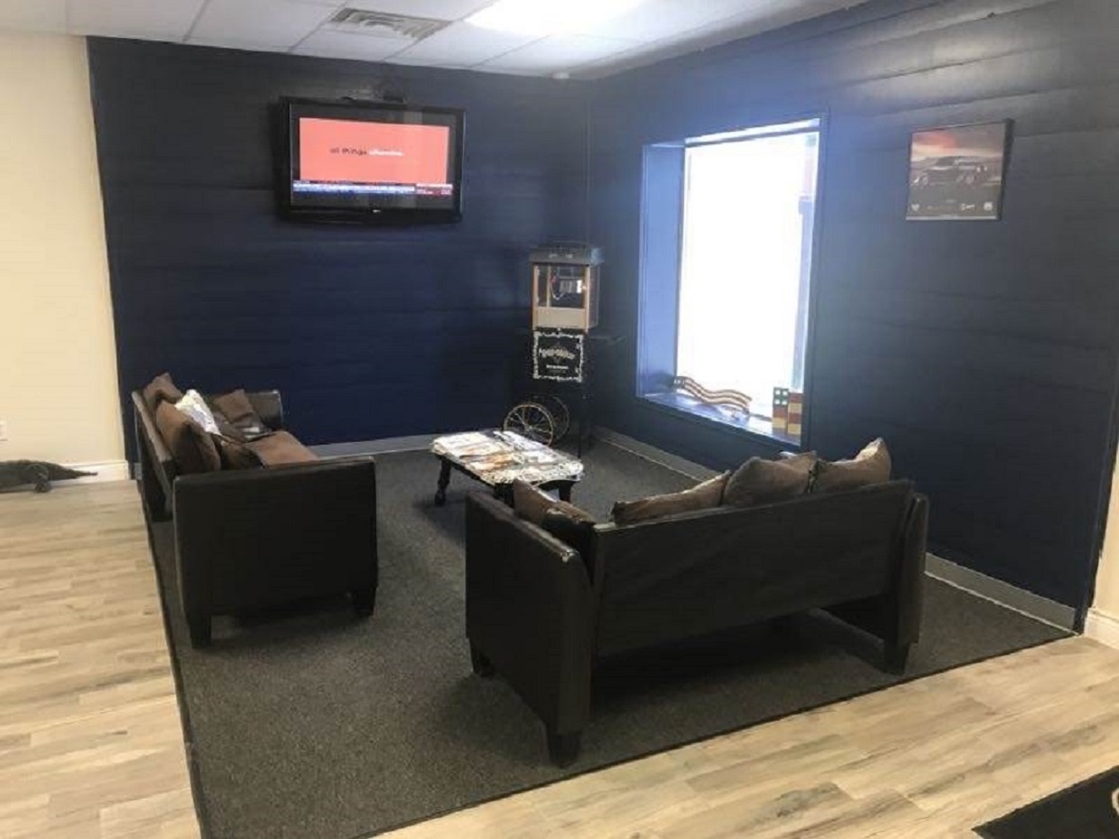 Gator Collision Center gallery 4