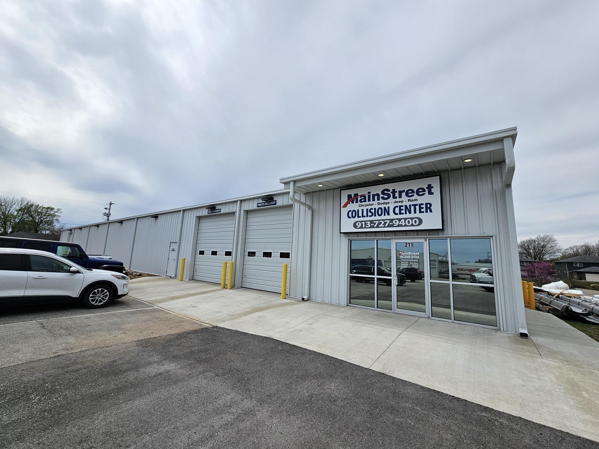 Mainstreet Chrysler Collision Center gallery 1