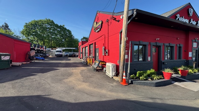 Parkway Auto Body gallery 4