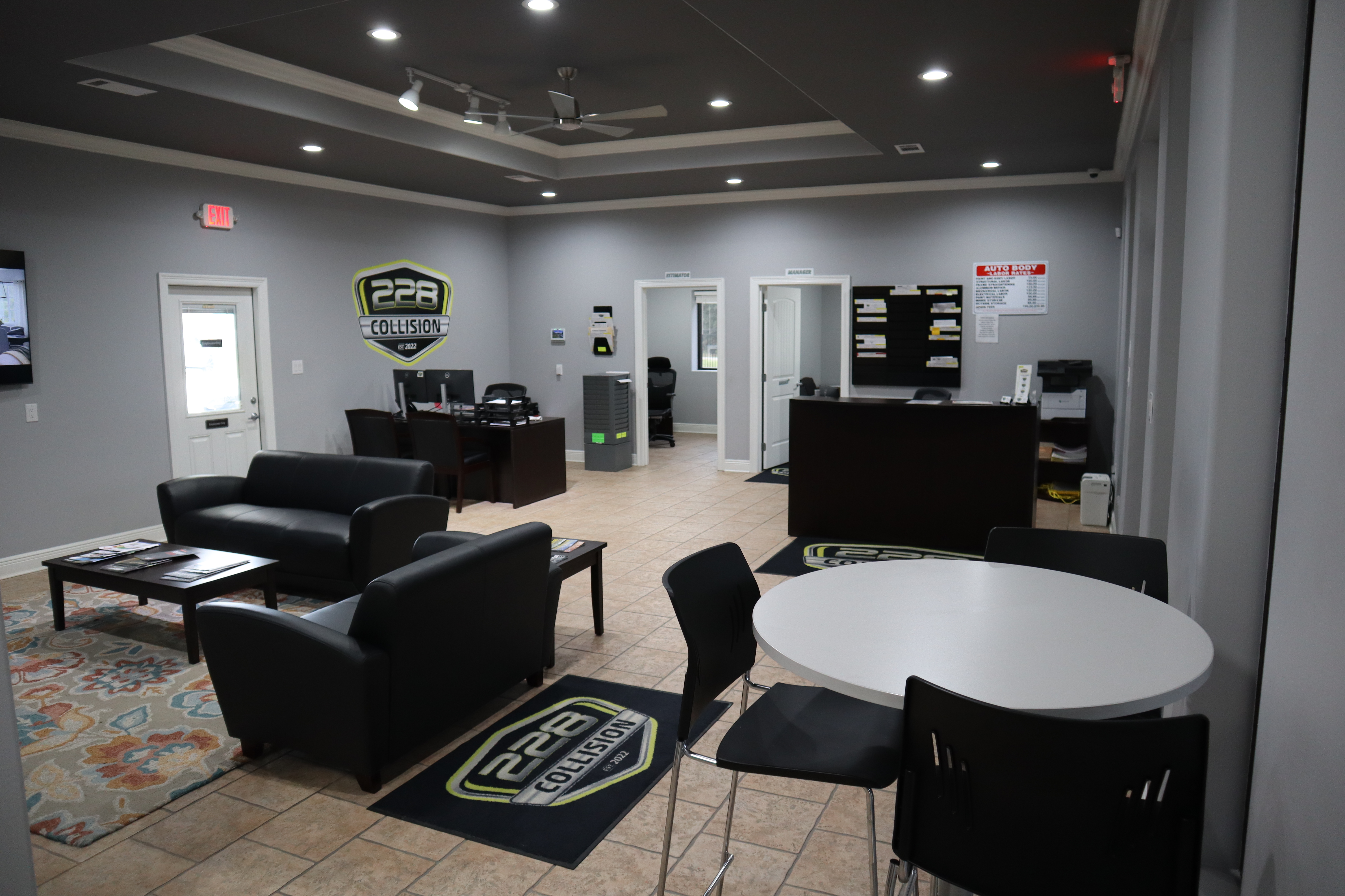 228 Collision & Towing gallery 2