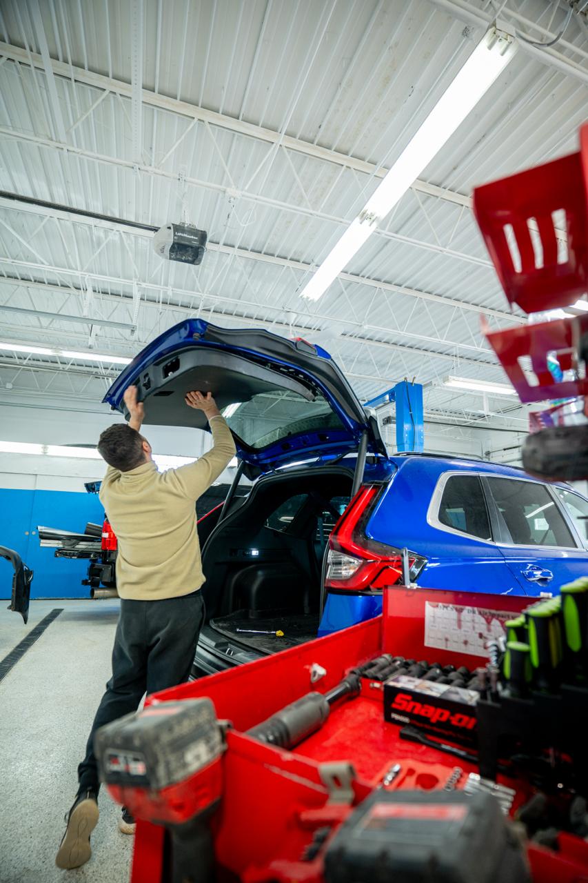 E-Z Tech Paintless Dent Removal & Collision  gallery 4