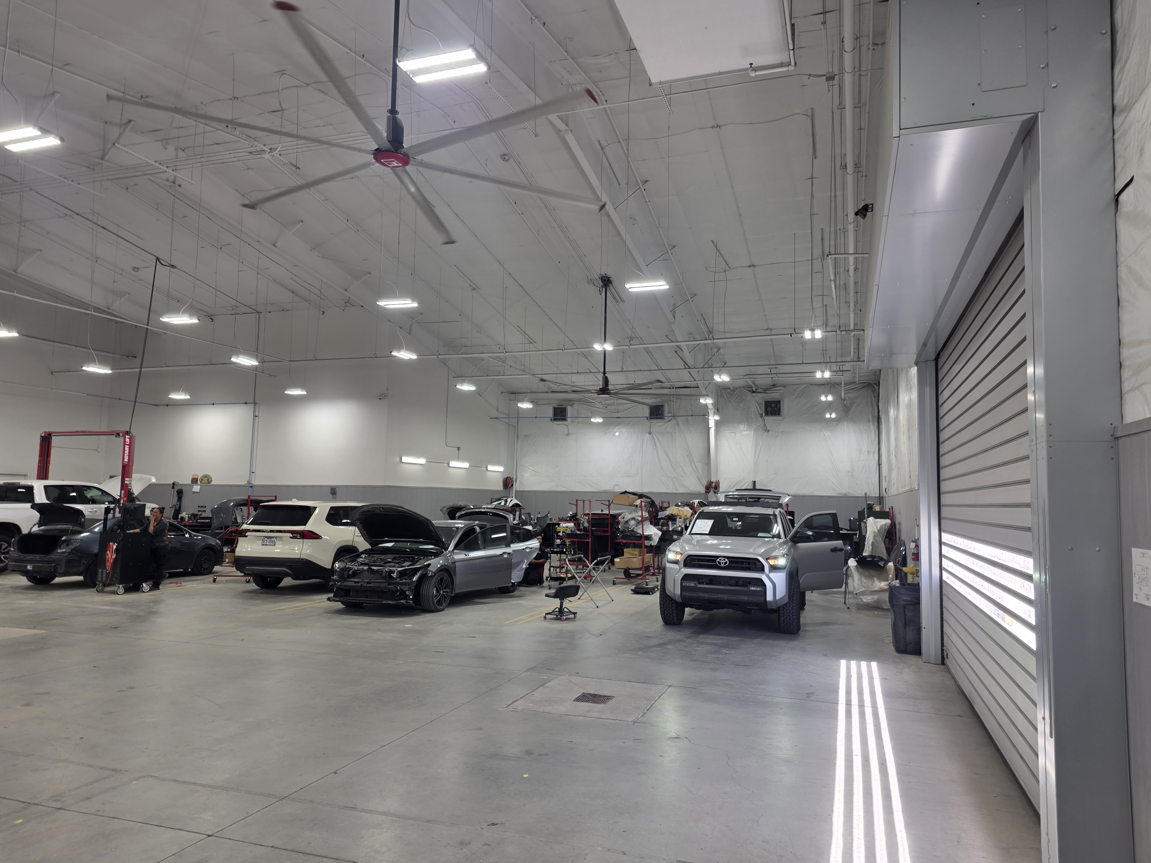 Vic Vaughan Toyota Certified Collision Center  gallery 7