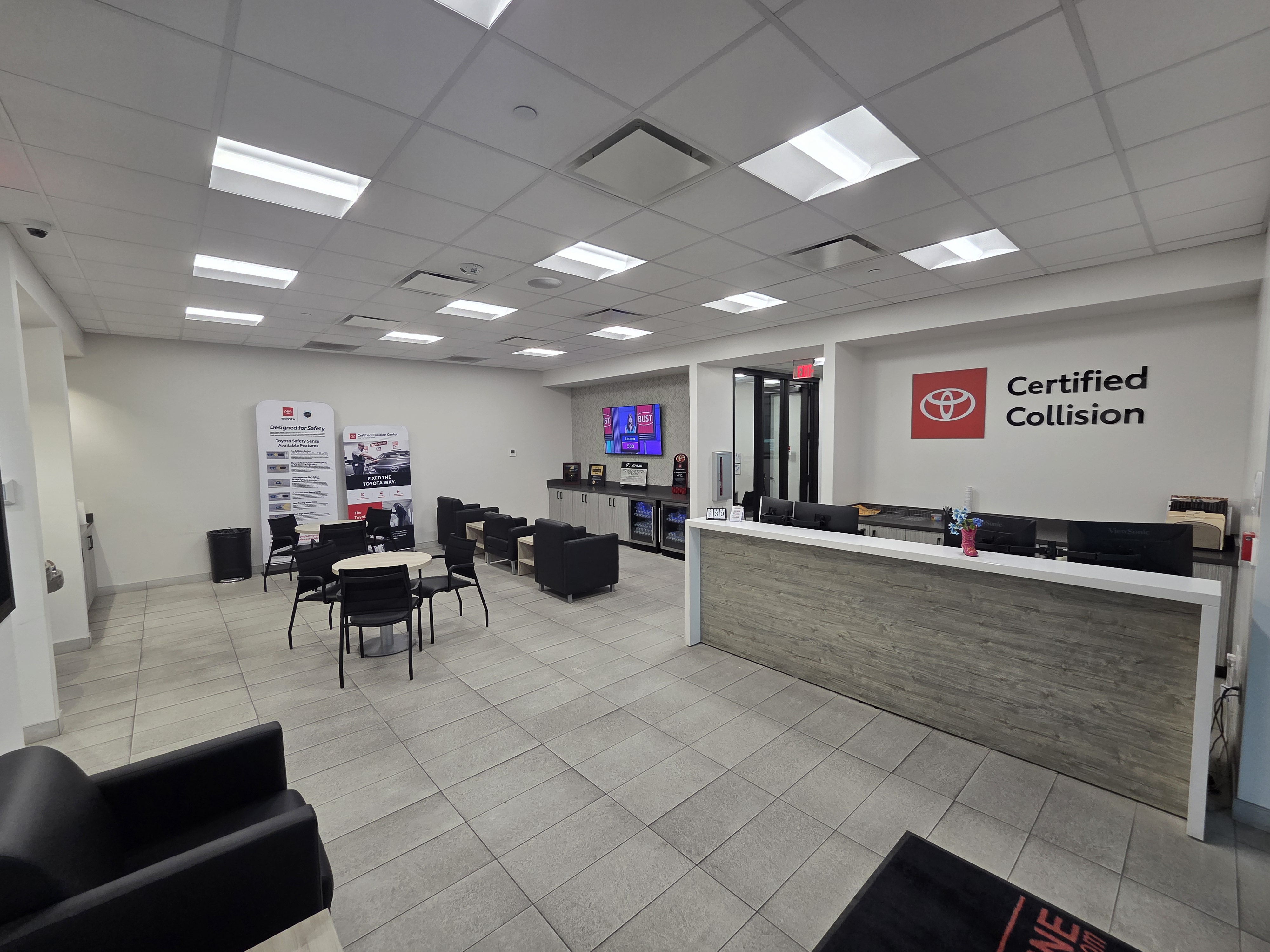 Vic Vaughan Toyota Certified Collision Center  gallery 2