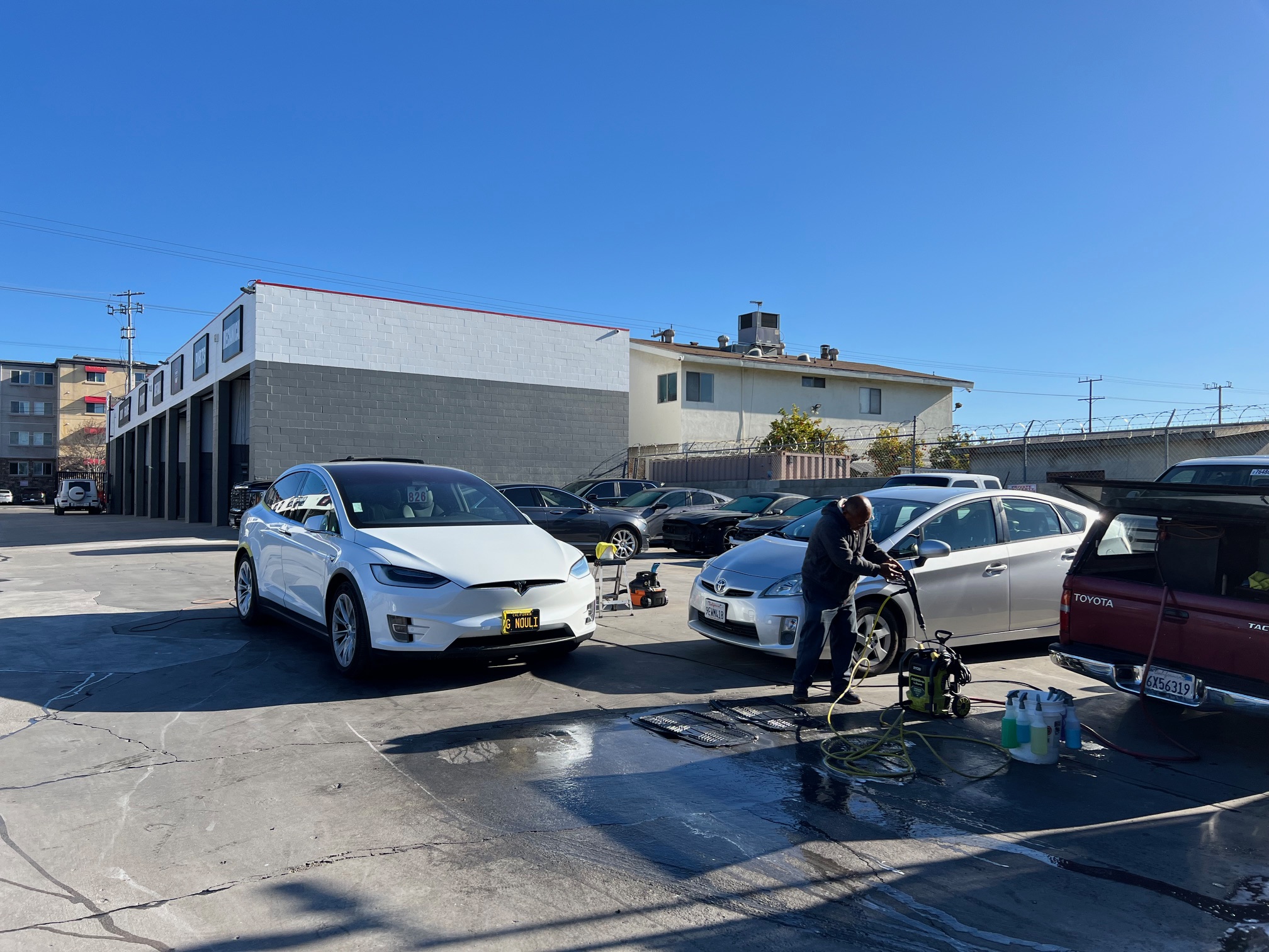 Avo's Auto Body & Paint gallery 4