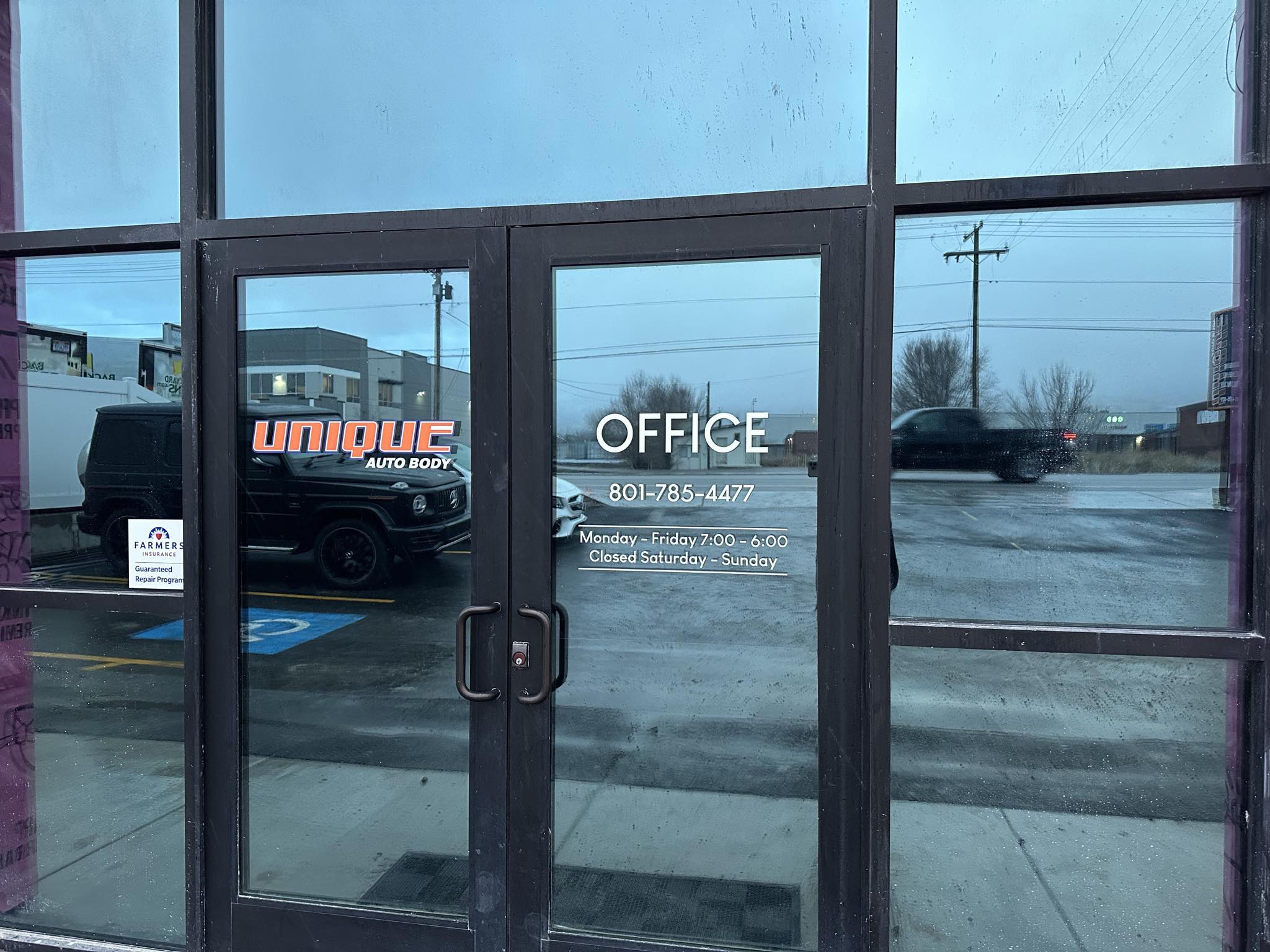 Unique Auto Body Lindon LLC gallery 1