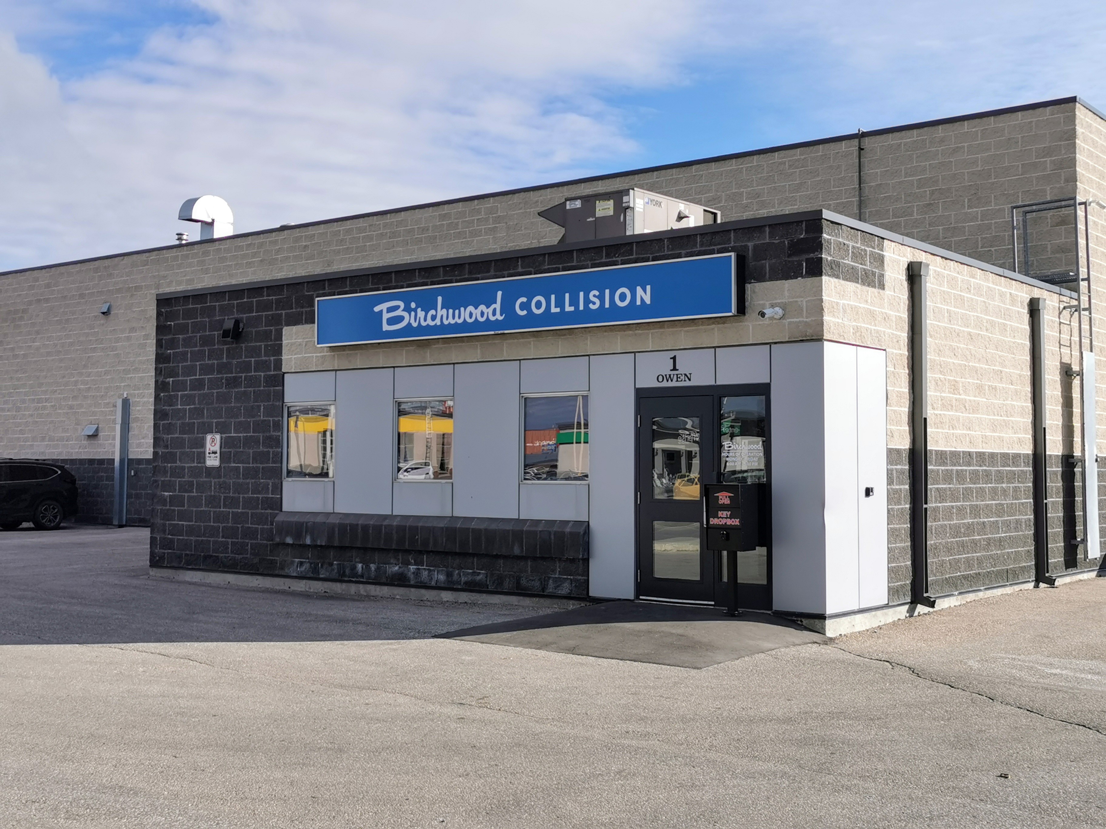 Birchwood Collision Centre on Regent gallery 1