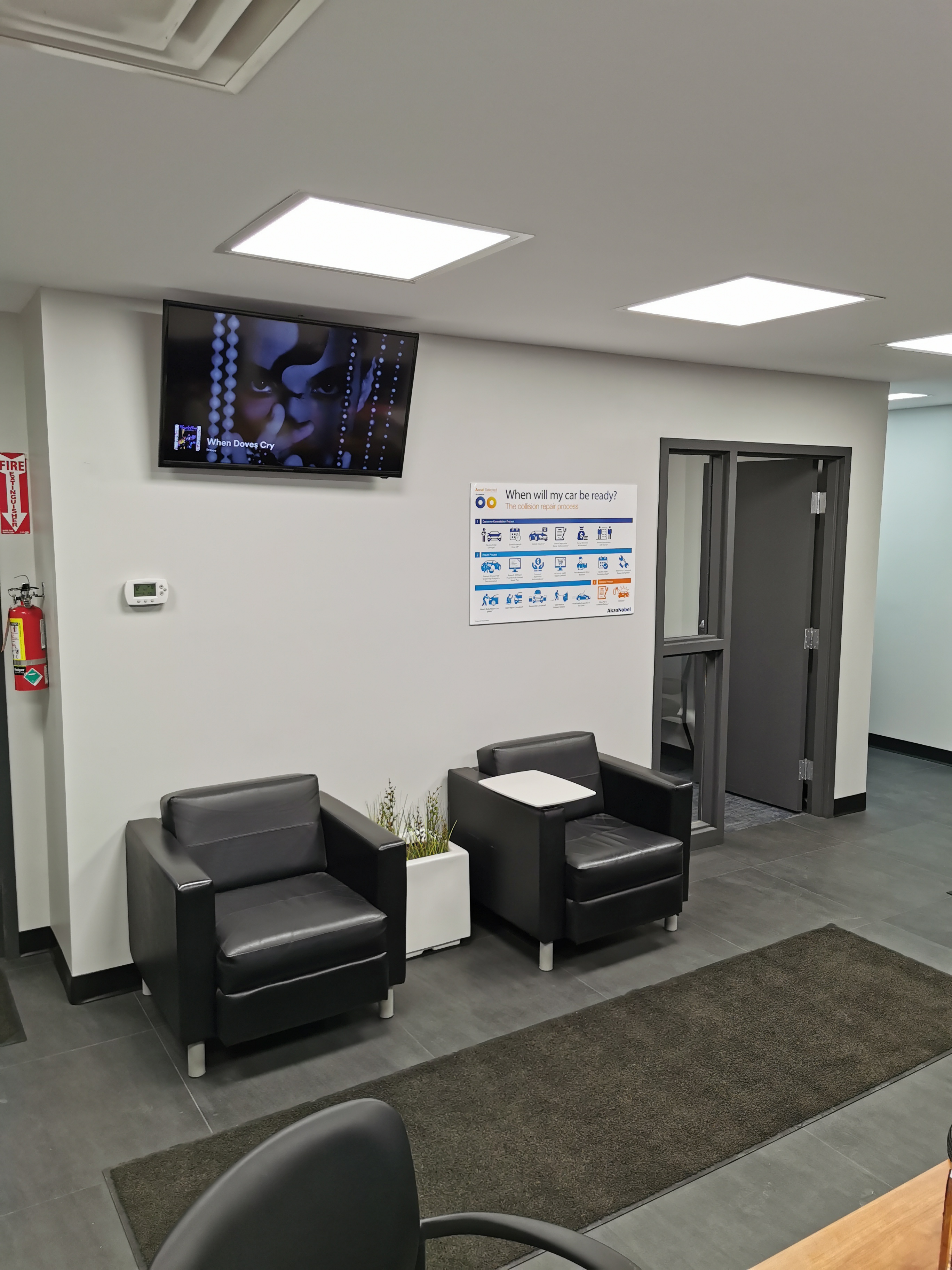 Birchwood Collision Centre on Regent gallery 3