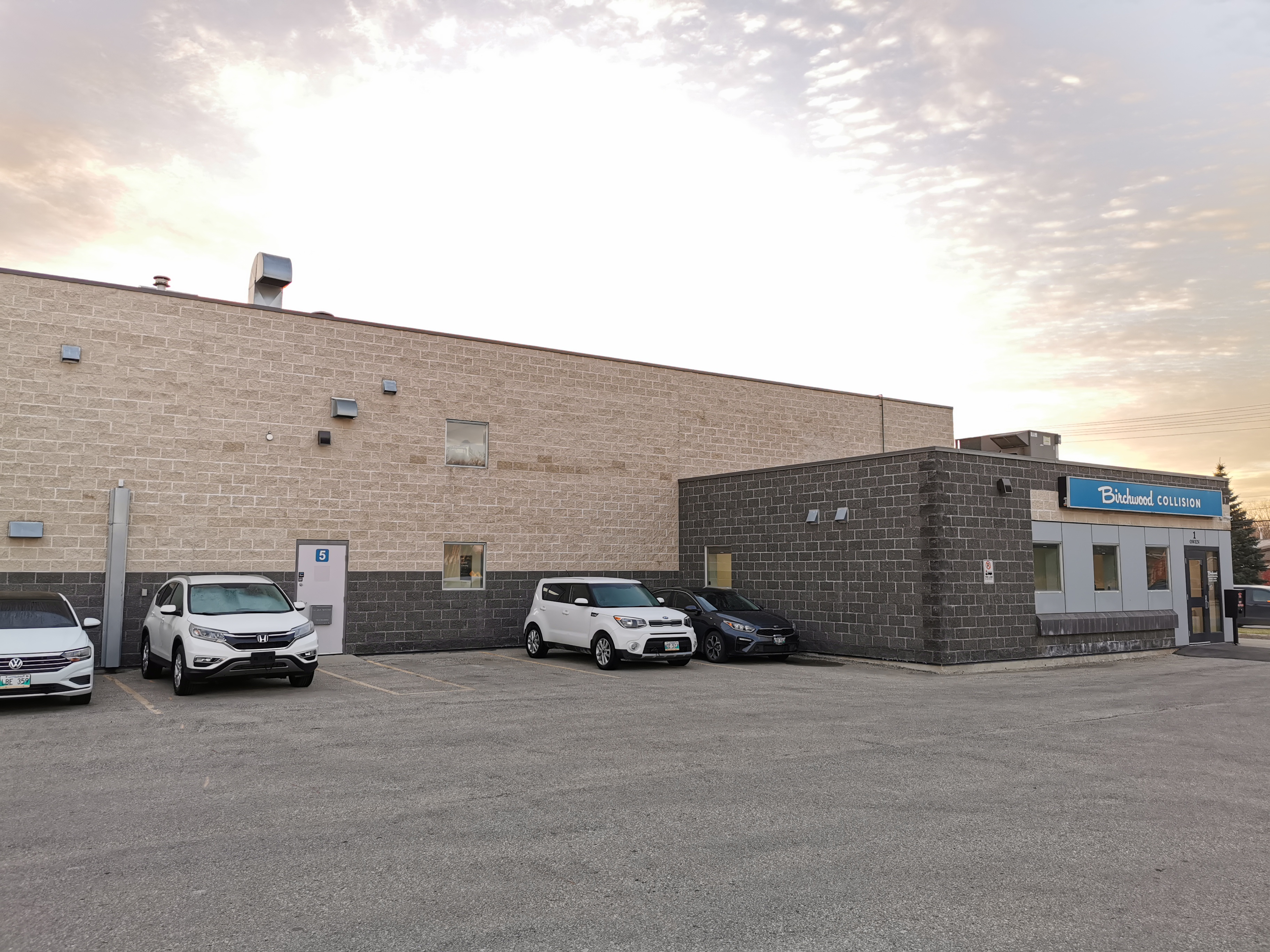 Birchwood Collision Centre on Regent gallery 4
