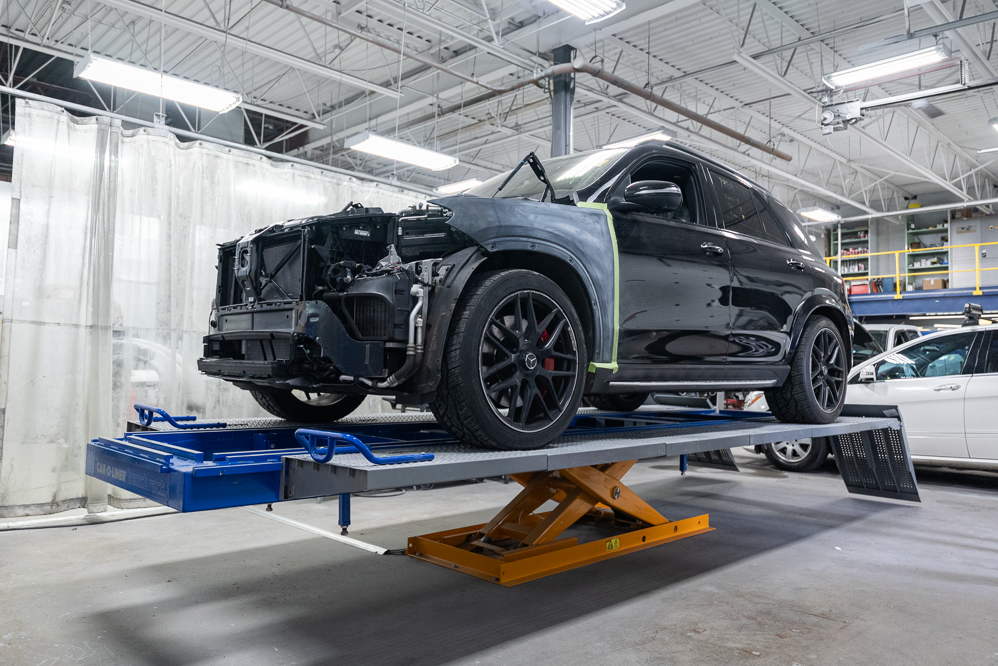Mercedes-Benz North Vancouver Body Shop gallery 2