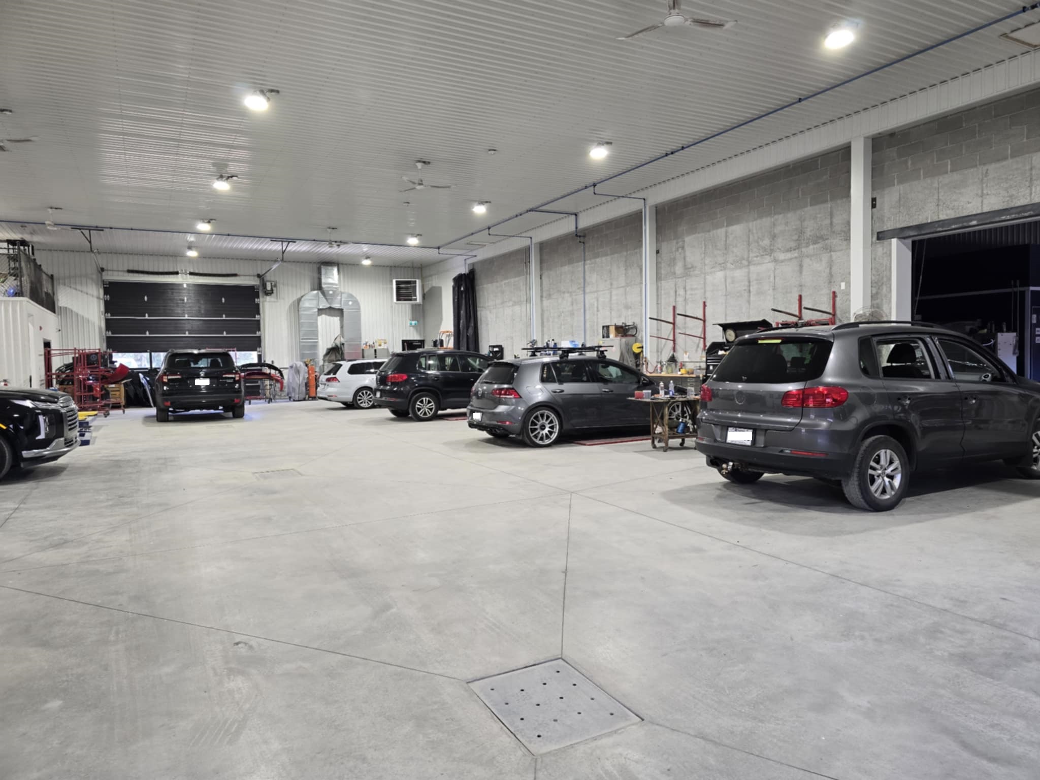 Carrxpert Saint-Lazare / Carrosserie Michel Rouleau gallery 3