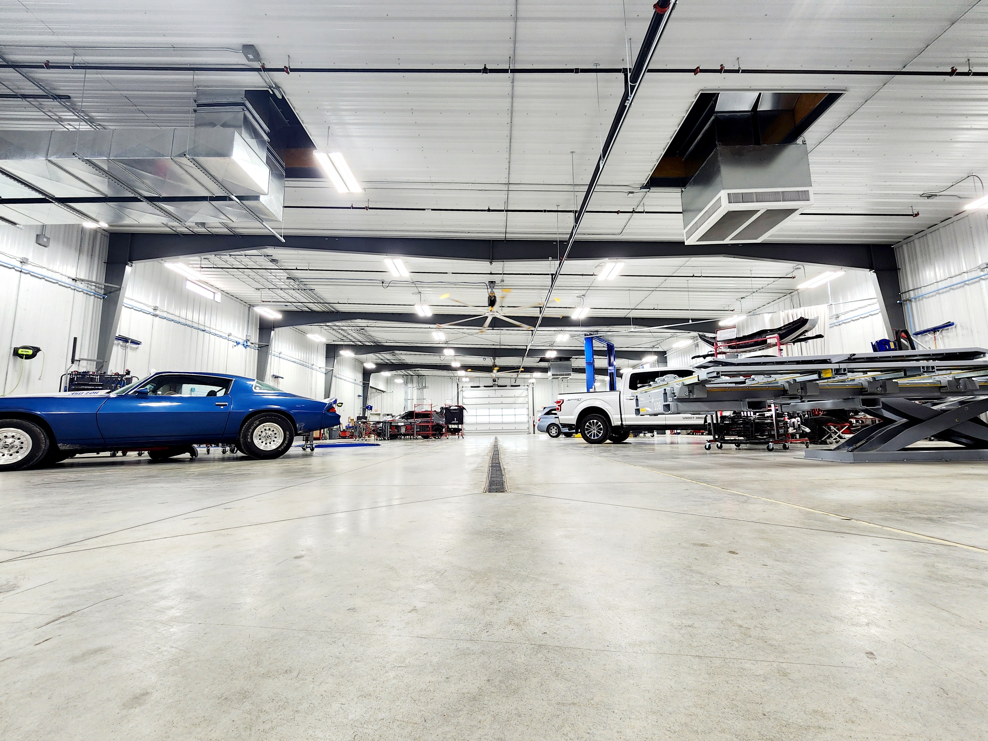 Dacus Auto Body gallery 3