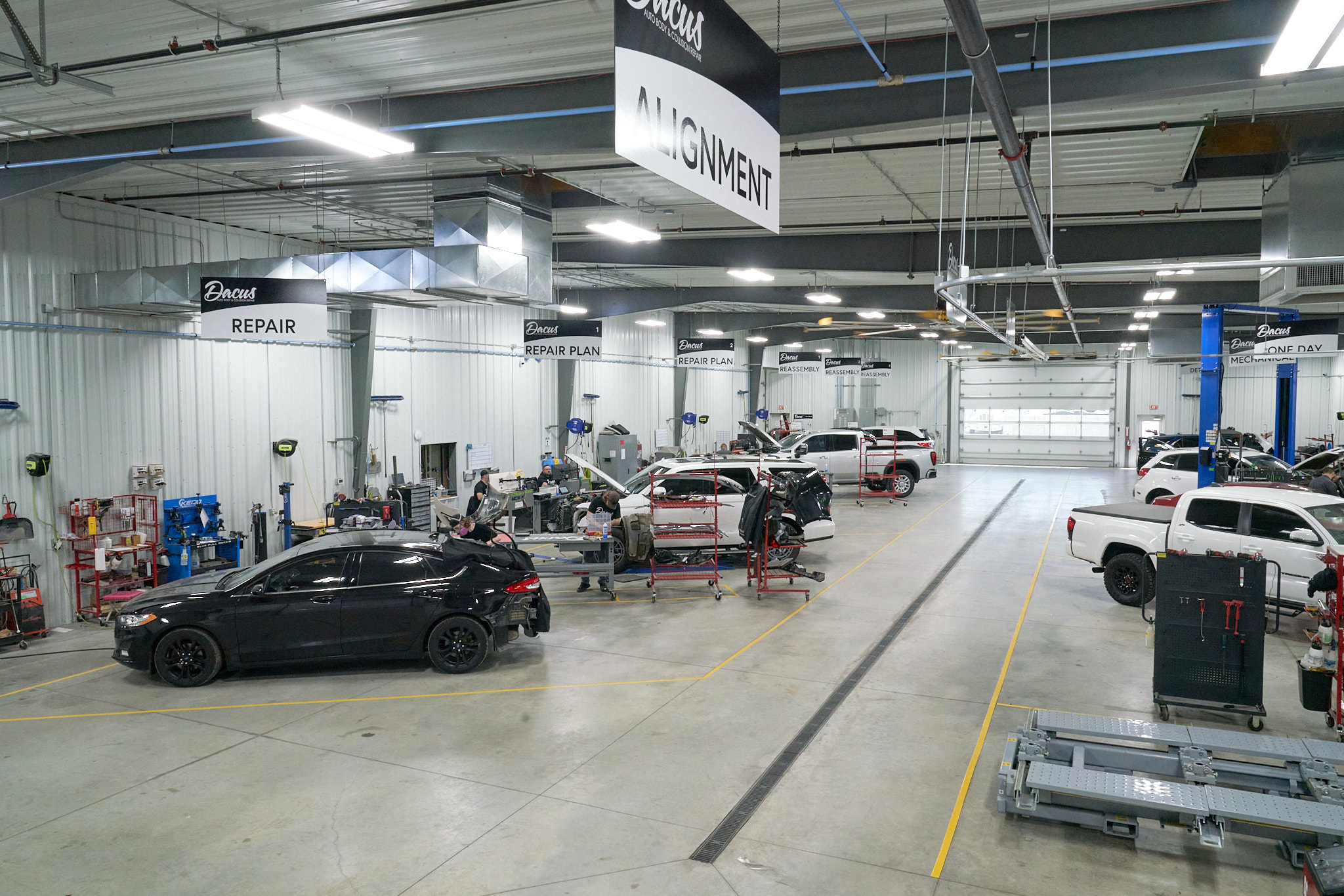Dacus Auto Body gallery 3