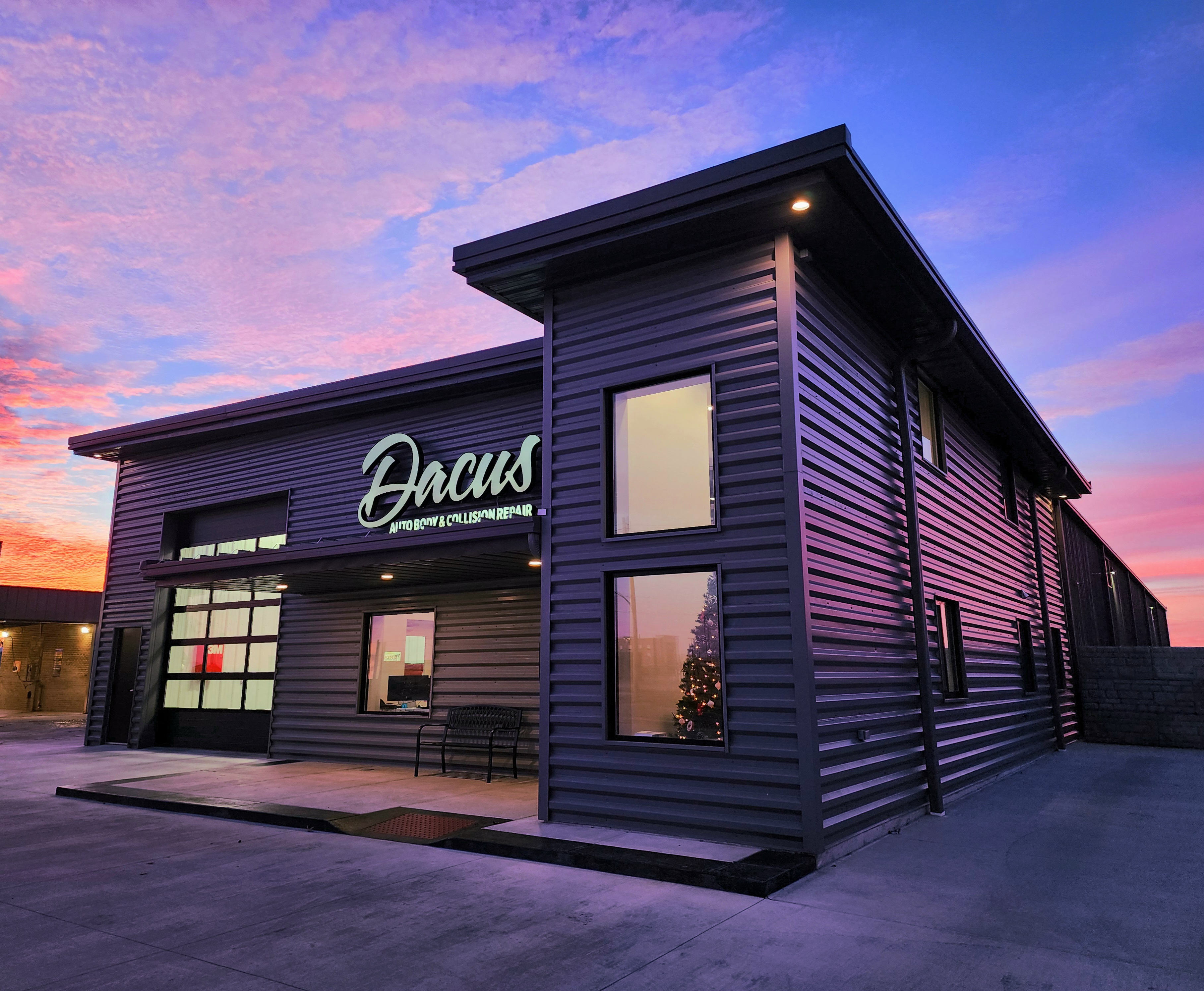Dacus Auto Body gallery 1