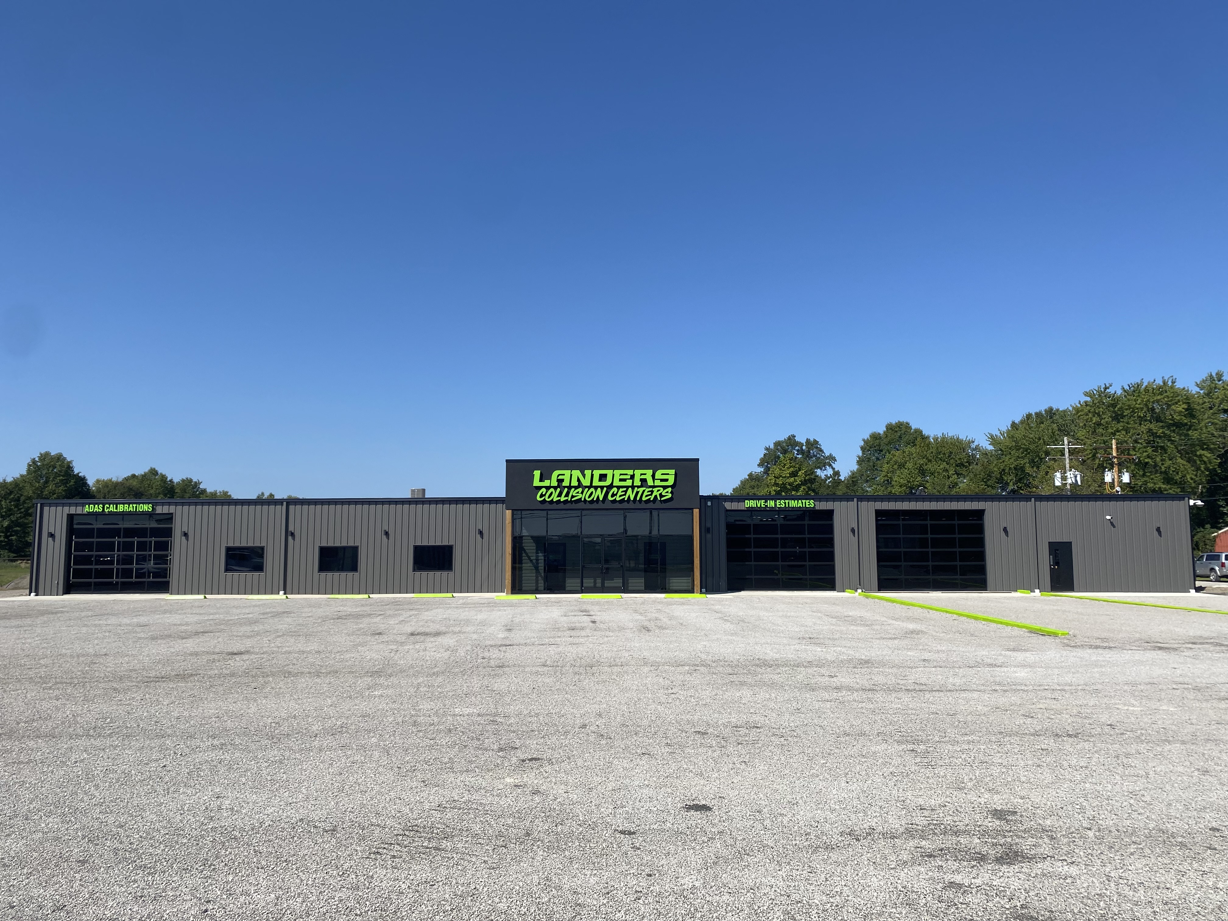 Landers Collision Centers Mt Vernon gallery 1