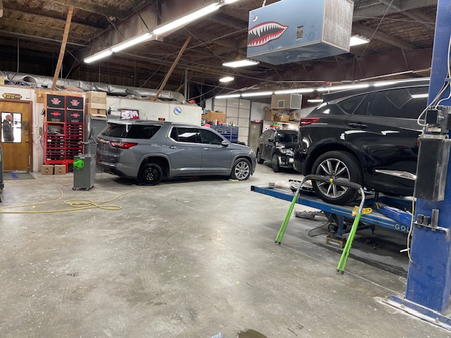 C & M Collision Repair Ctr gallery 3