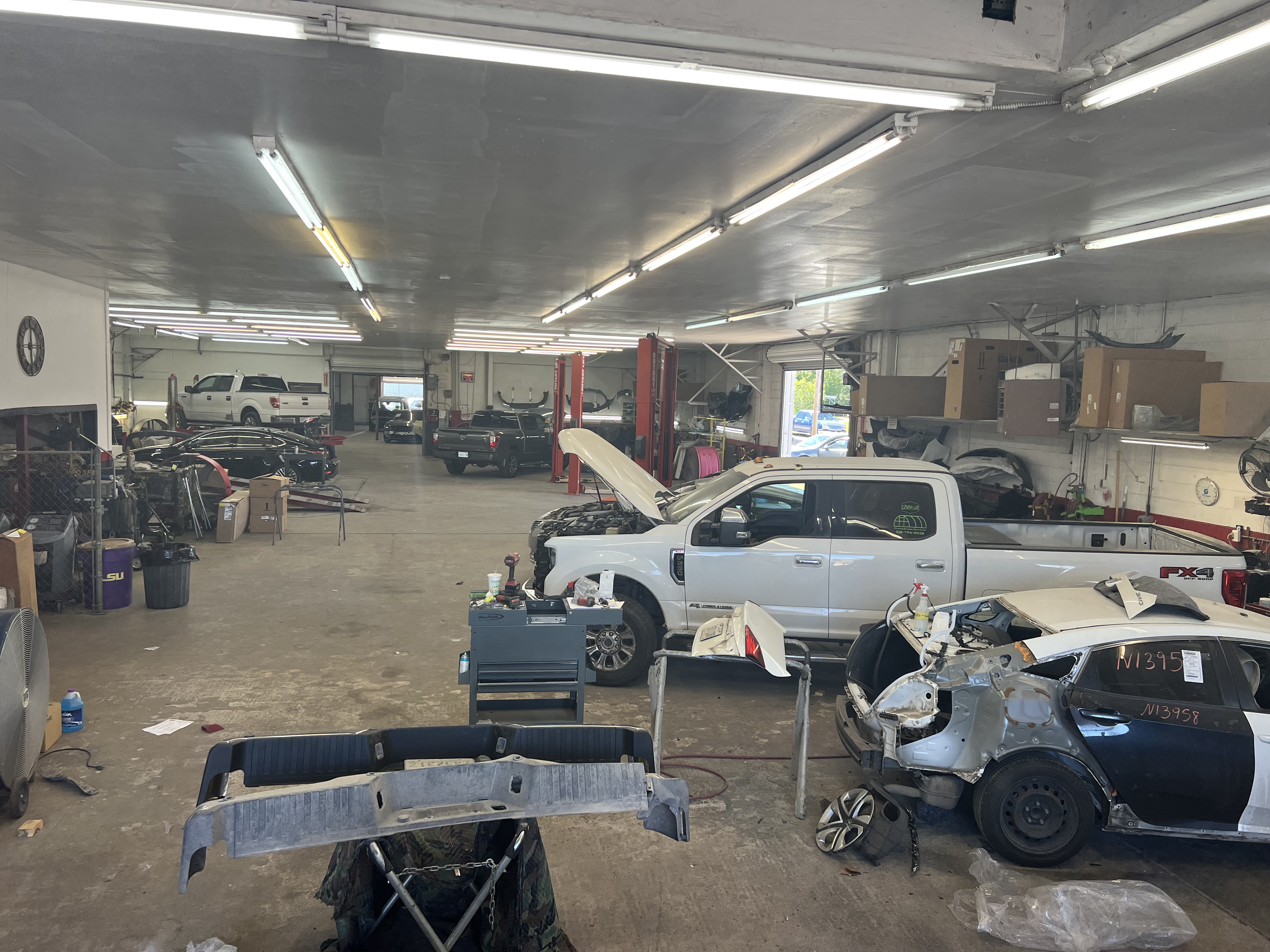 Ray Hyde Paint & Body Works gallery 3