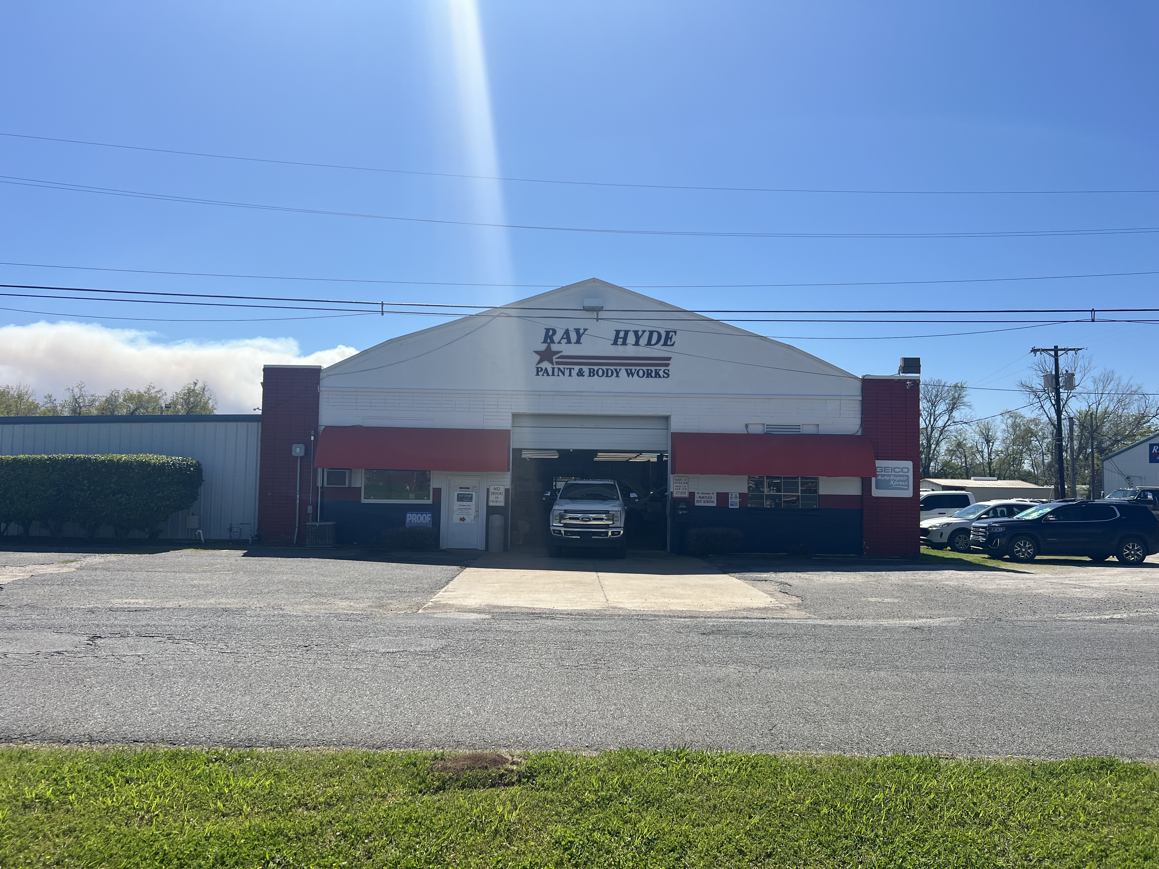 Ray Hyde Paint & Body Works gallery 1