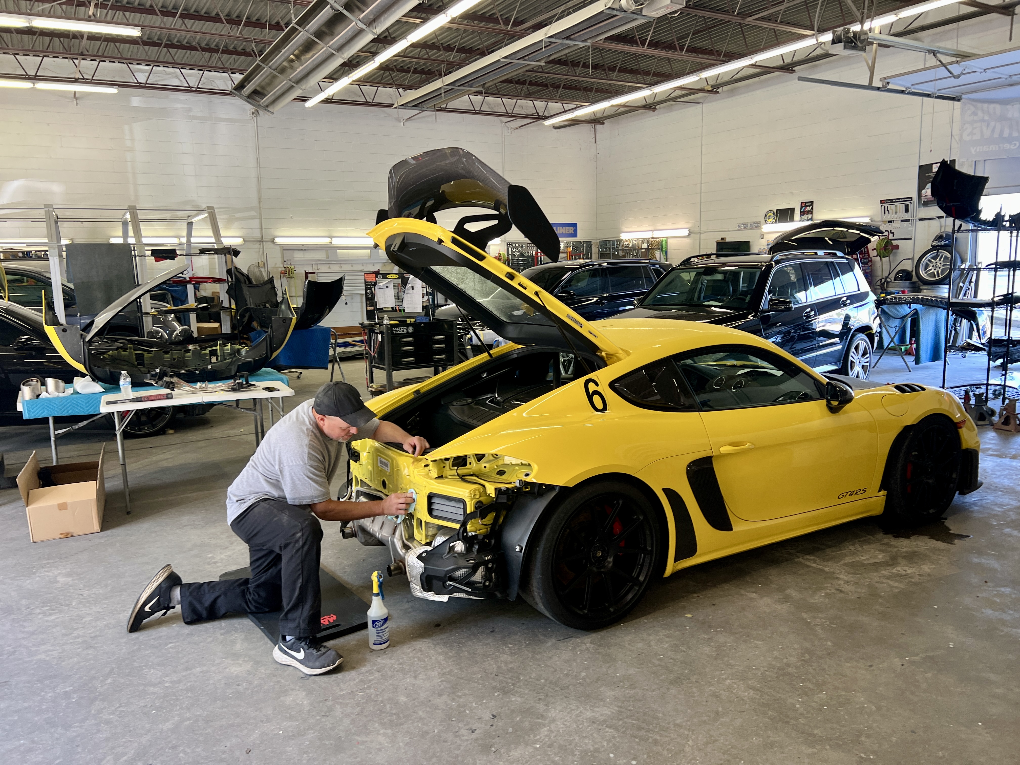 Import Paint & Body gallery 3