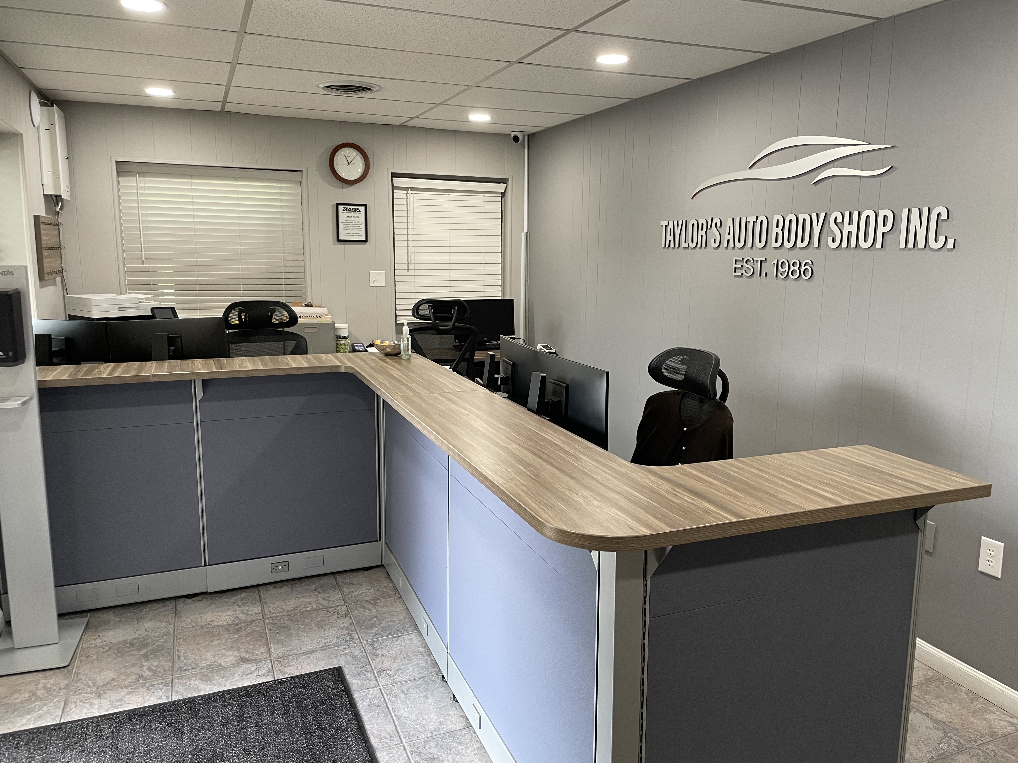Taylor's Auto Body Shop Inc. gallery 2