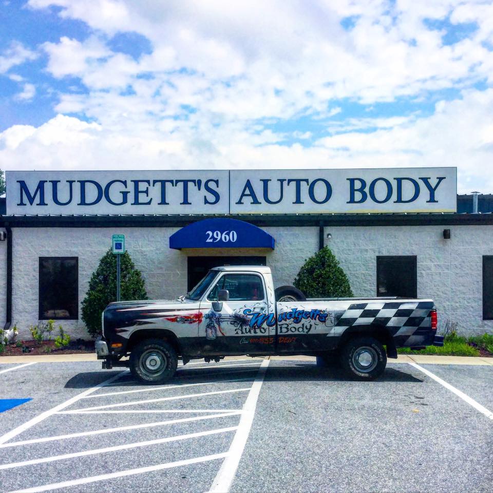 Mudgett Auto Body gallery 1