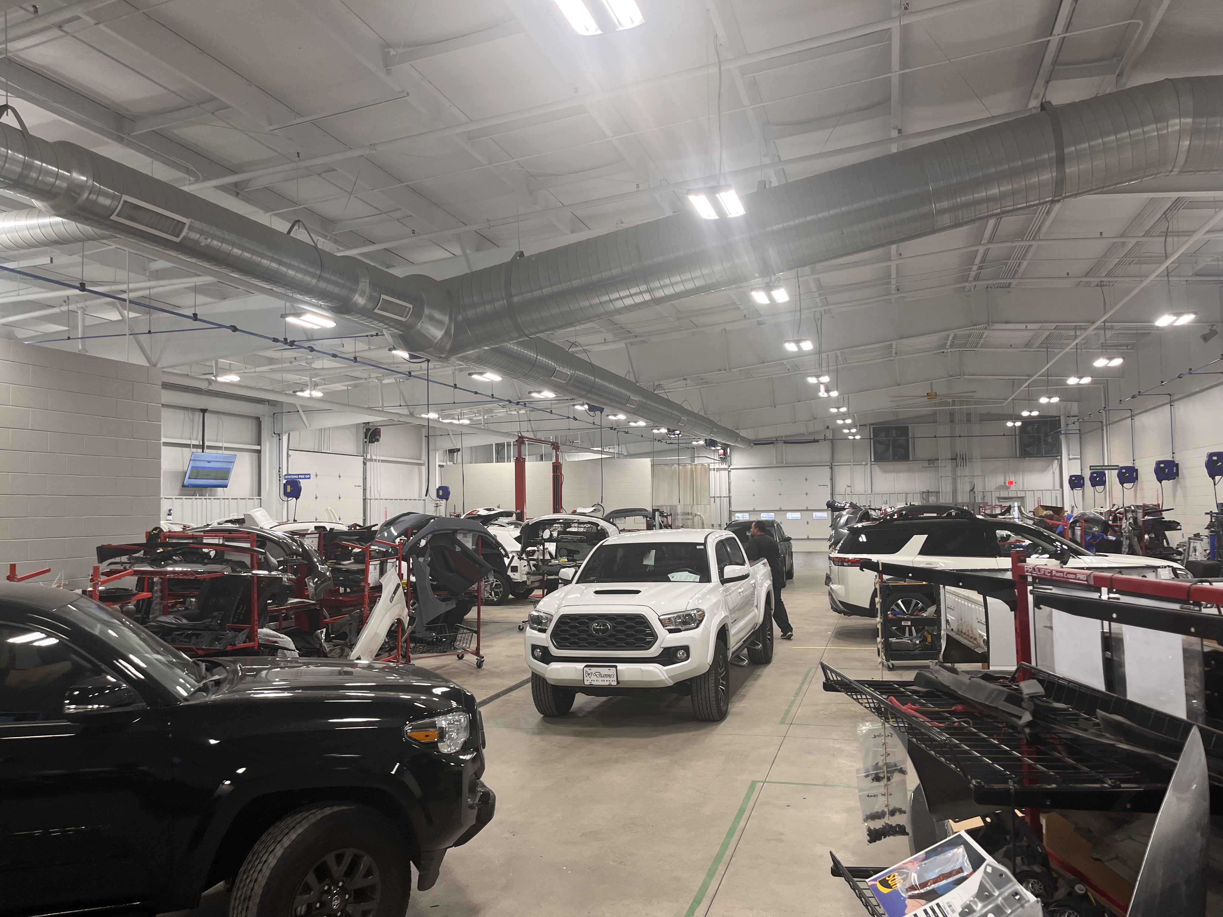 Cloninger Collision Center gallery 3