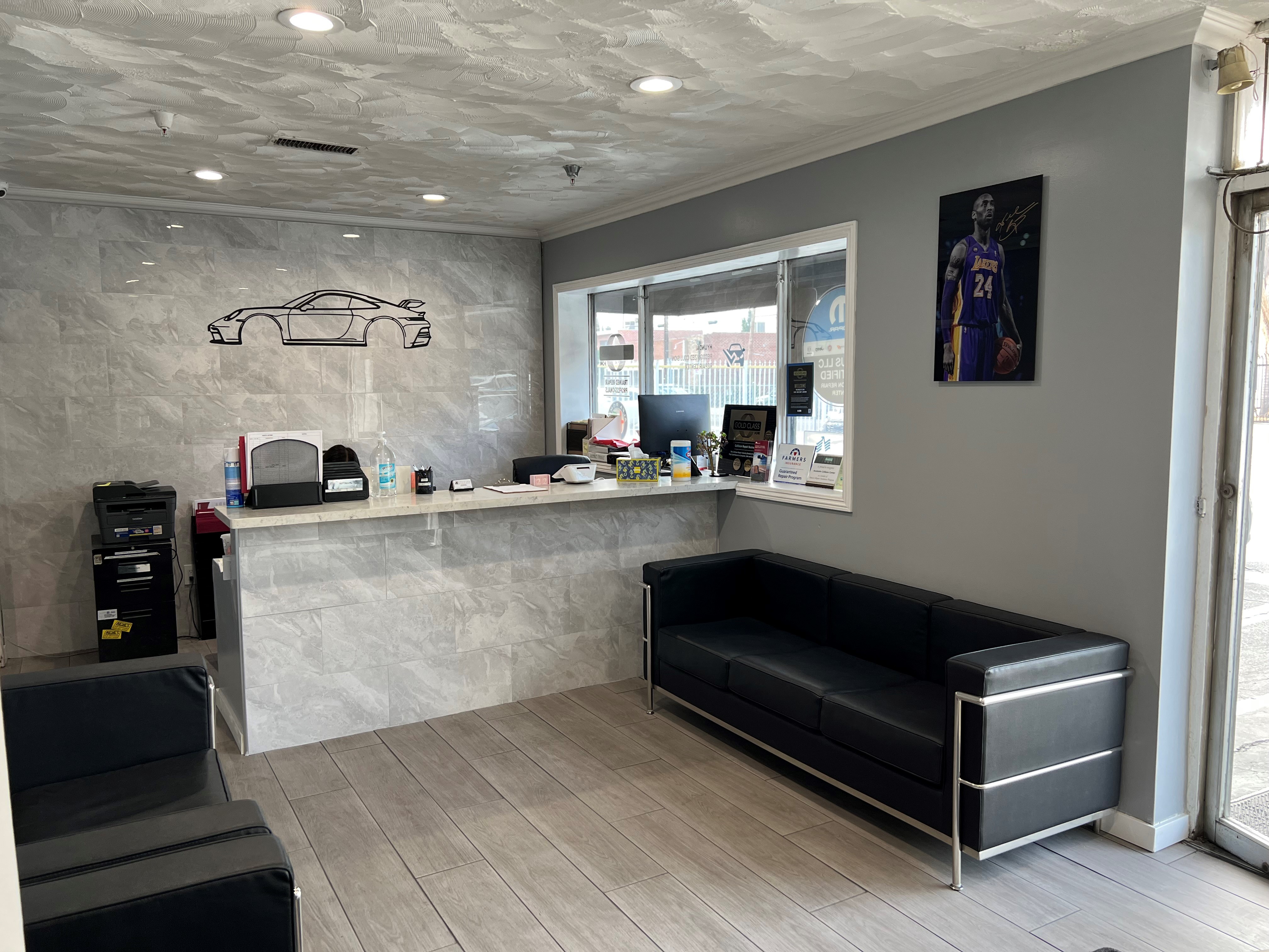 Autobahn Collision Center gallery 5
