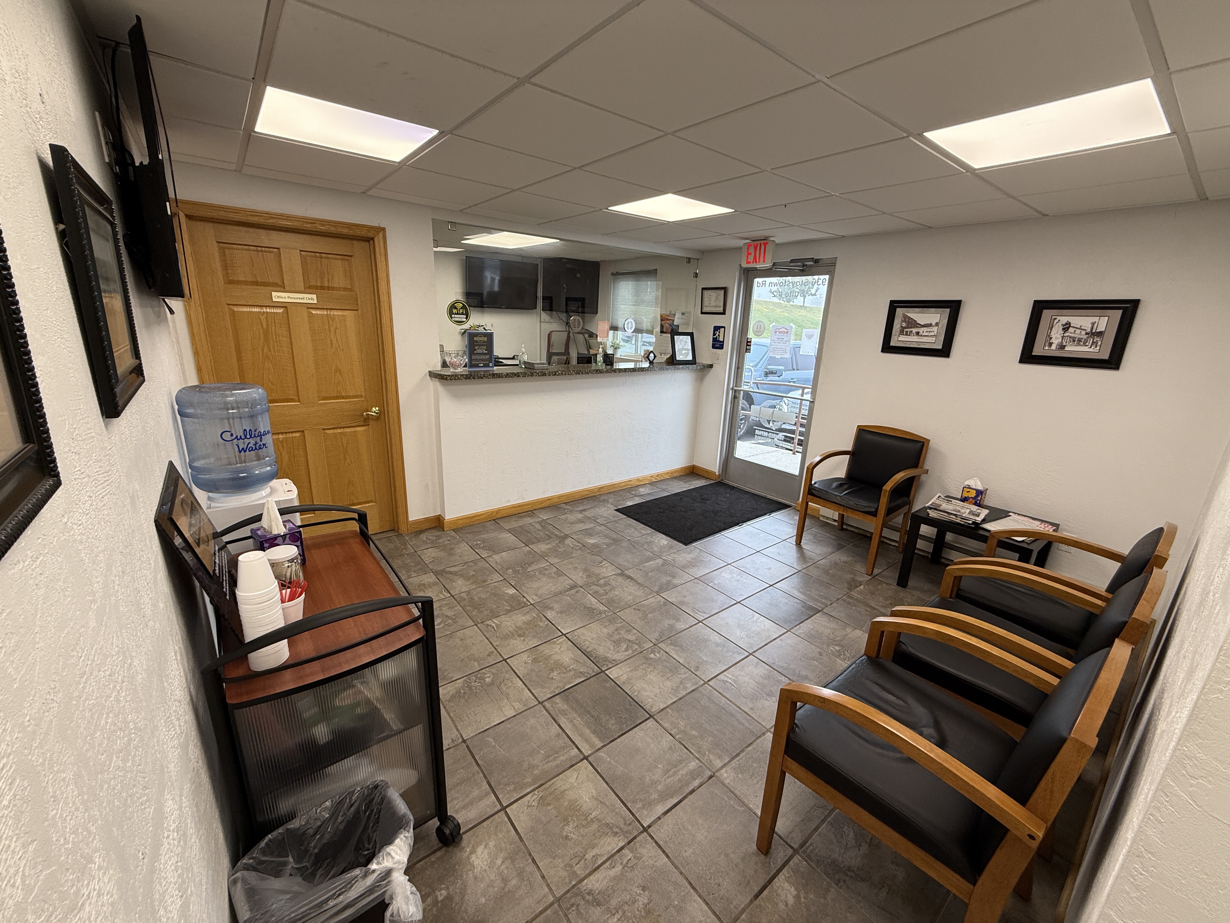 Ron's Collision Center gallery 2